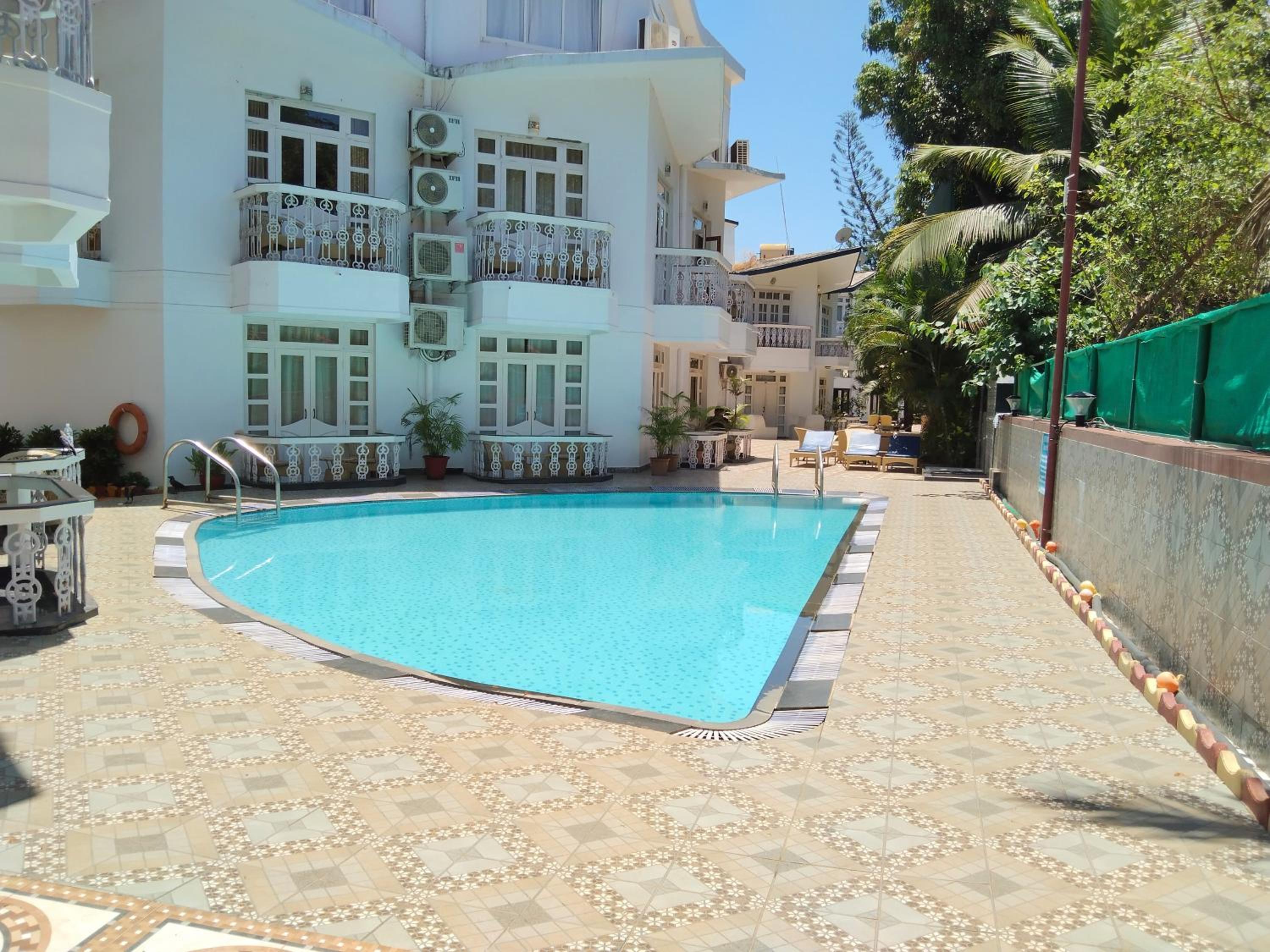 swimming pool