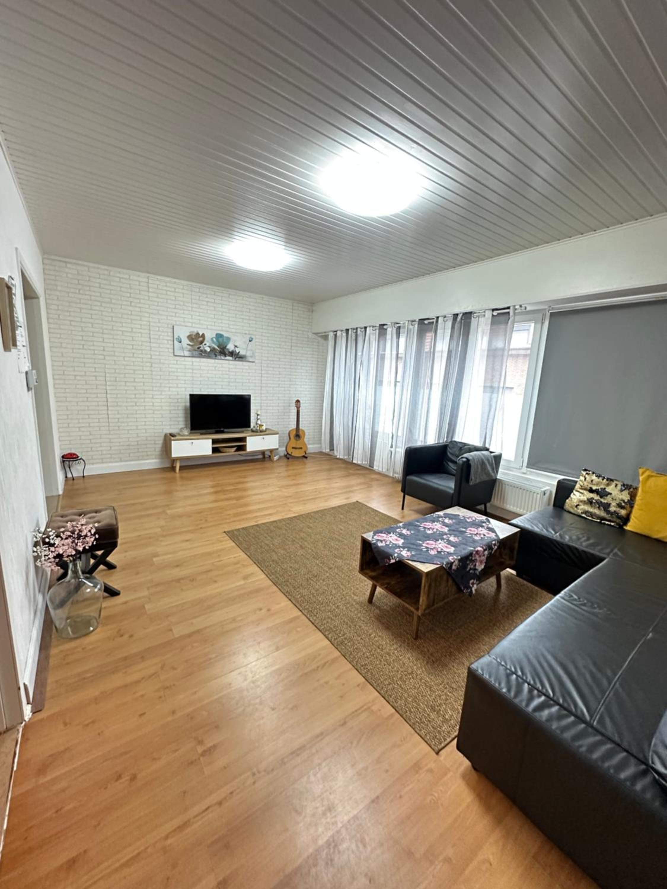 Big Sunset 2 Bedroom House with a Garden
