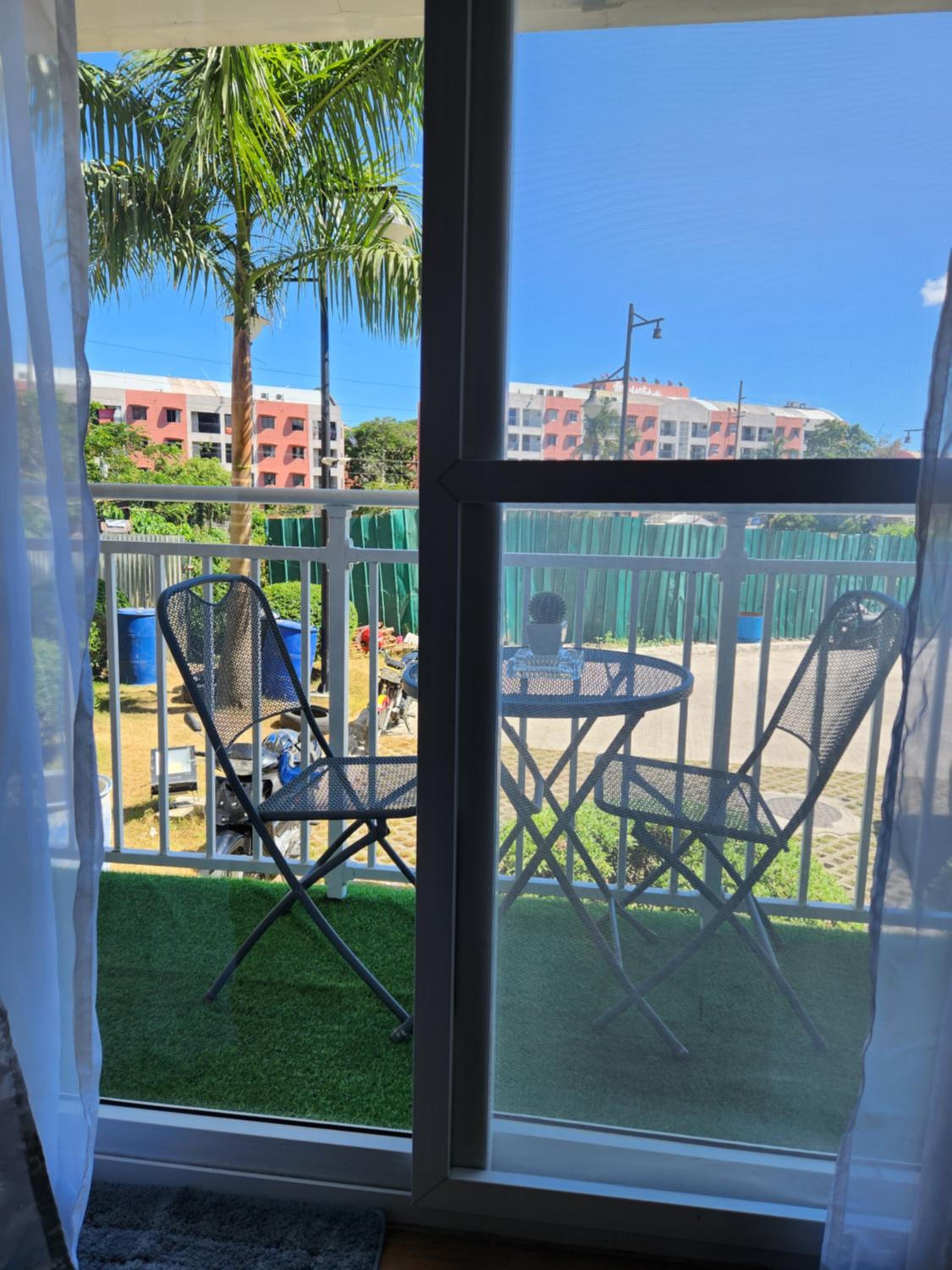 Condo Azur Suites A125 Amani Resorts Residences , 5 minutes Airport, Netflix, Stylish, Cozy with Luxurious Swimming Pool view 4