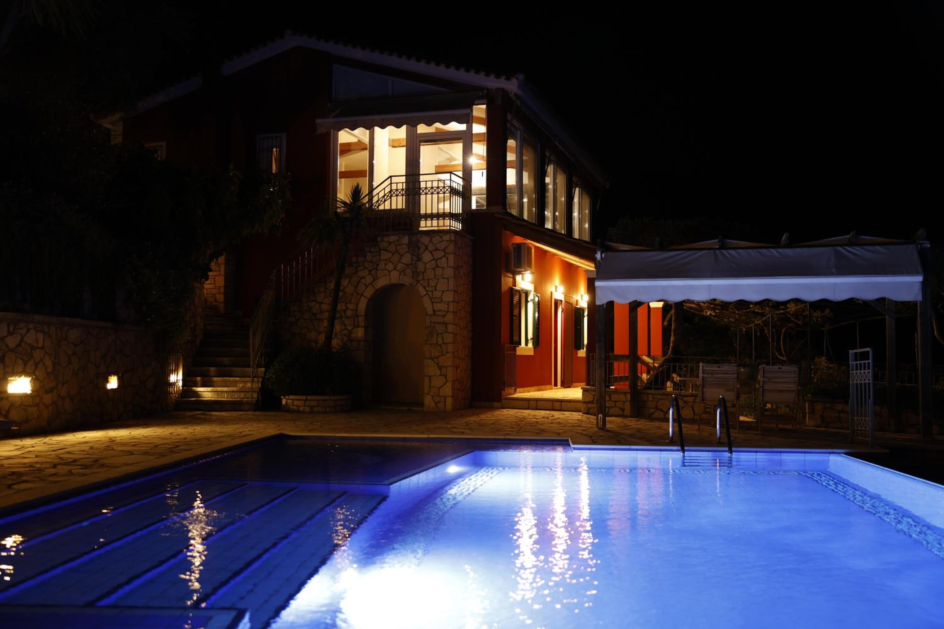 Zeitouni Lodge