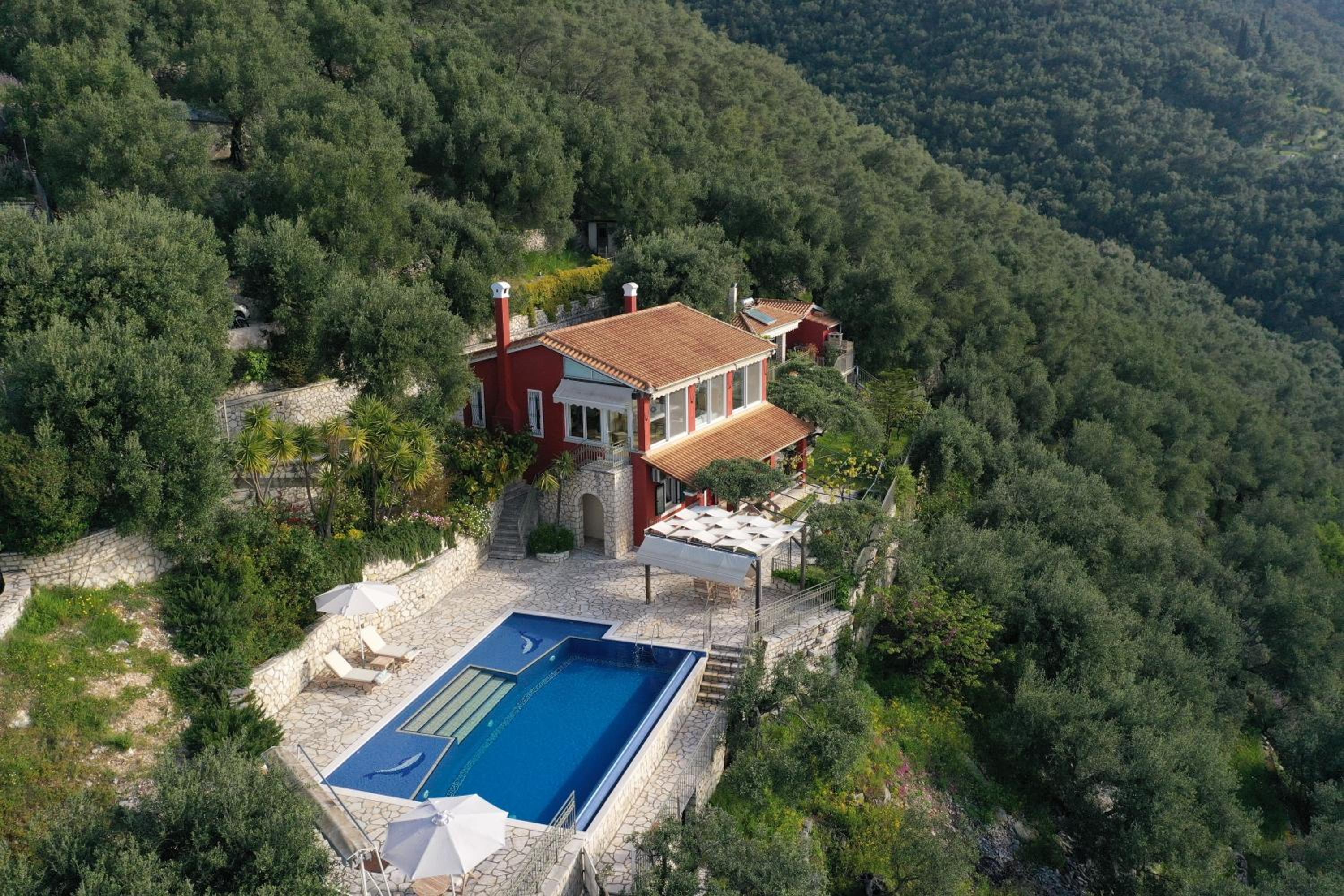 Zeitouni Lodge