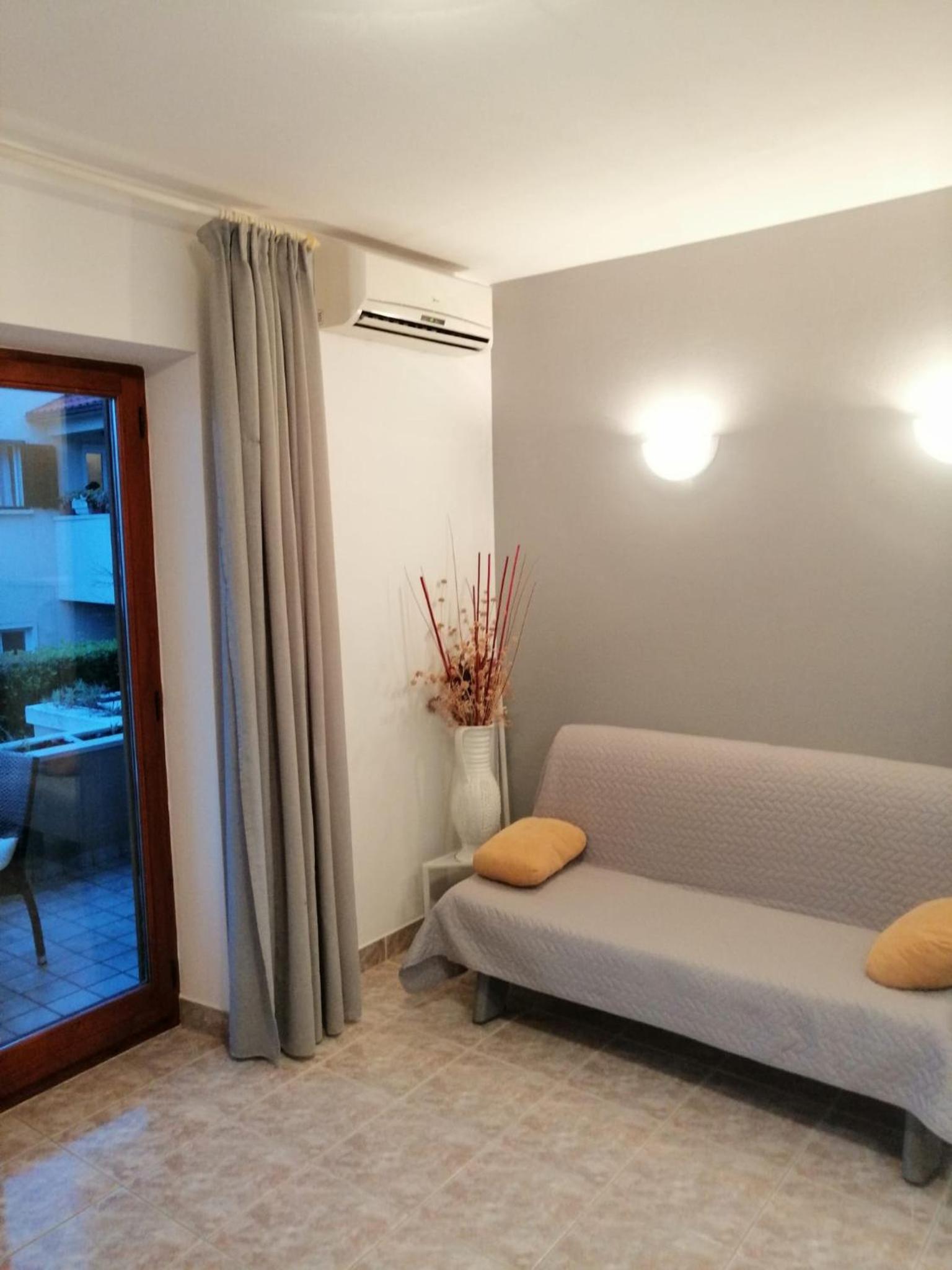 Apartment Ema in Postira view 3