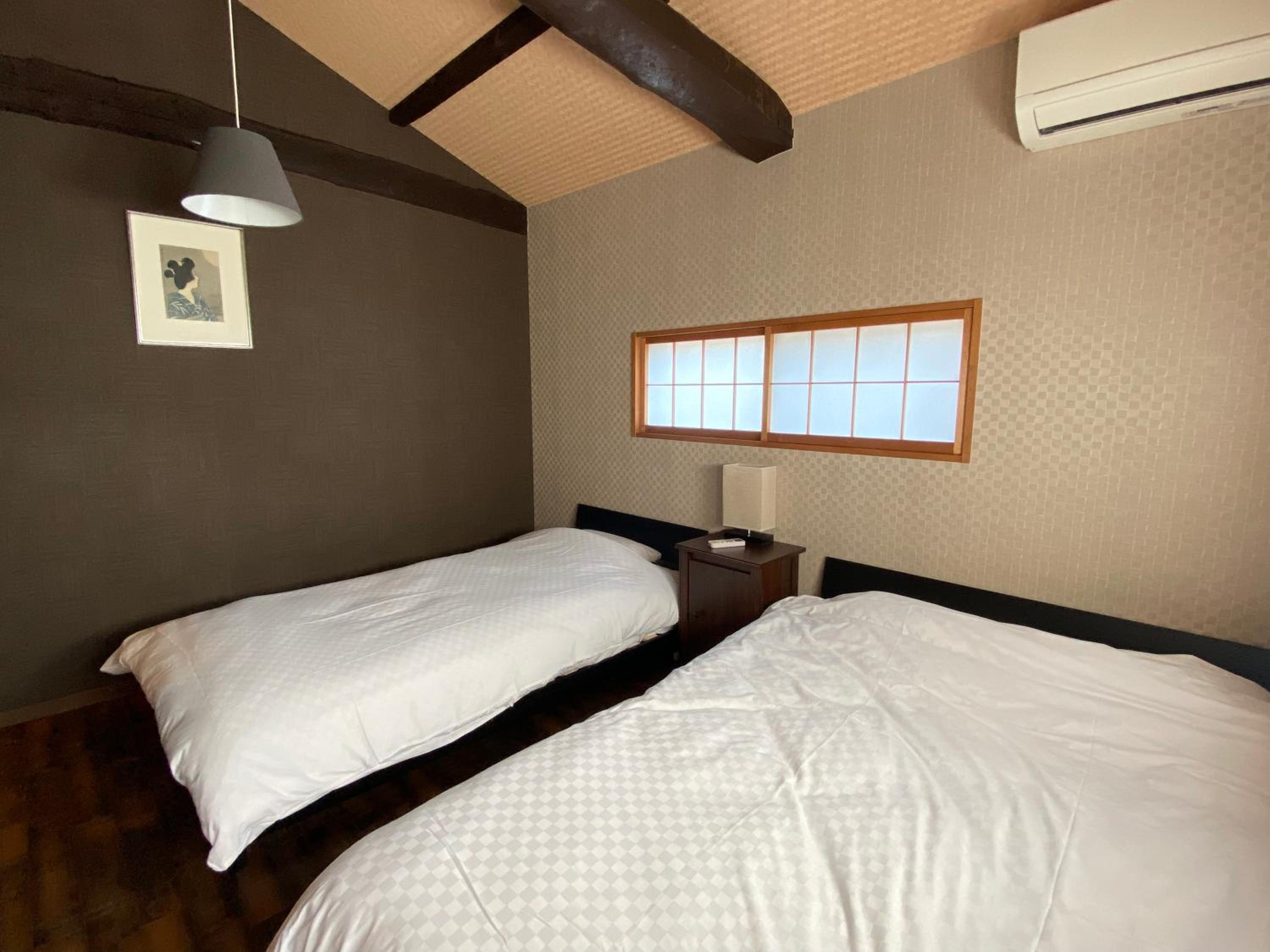 Samurai Suite 1 , 15mins from Kyoto Eki , 5 mins to Arashiyama view 3