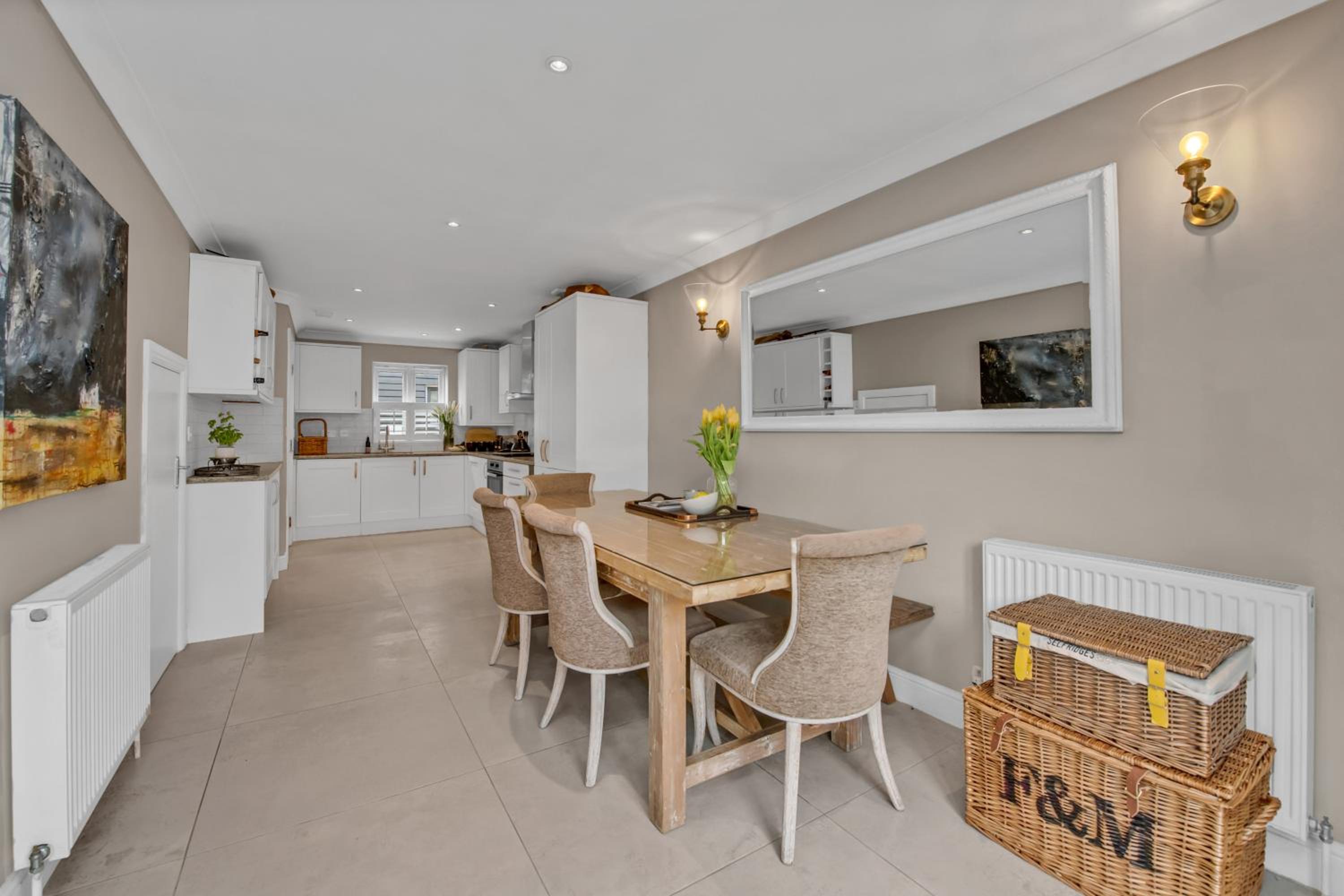 Stylish 3 bedroom townhouse for 5 guests, set in the medieval grid with off street parking