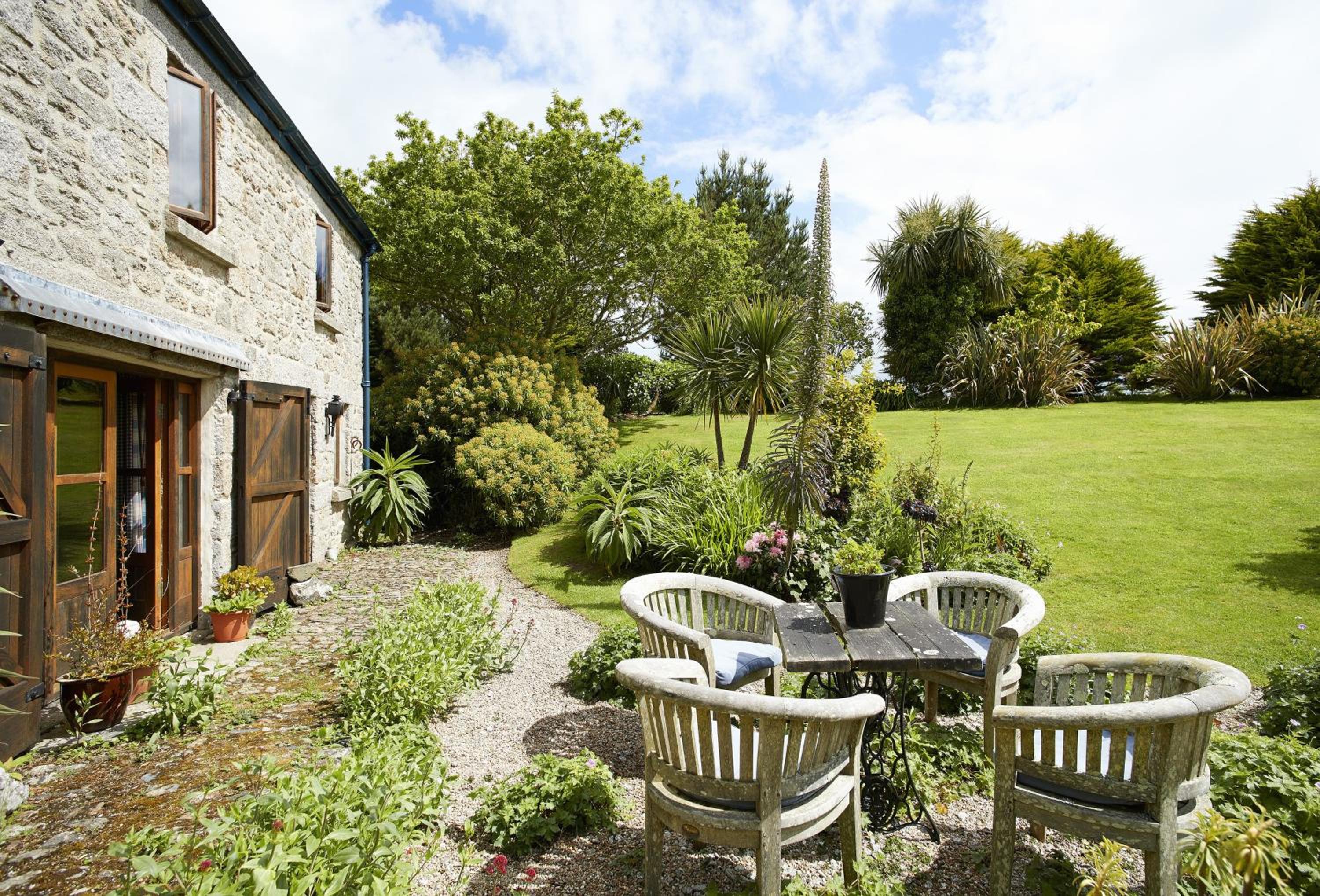 Tregadjack Barn