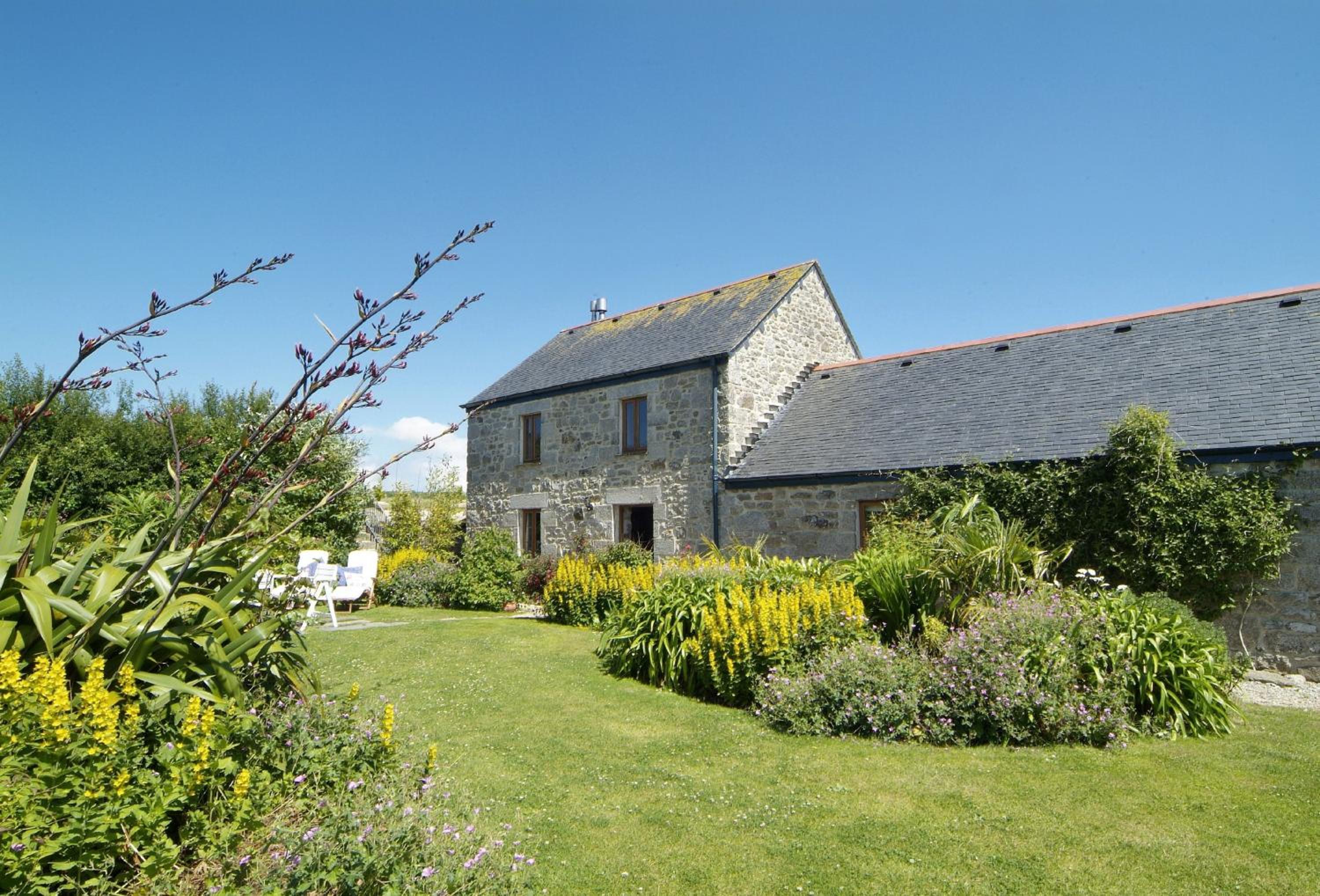 Tregadjack Barn