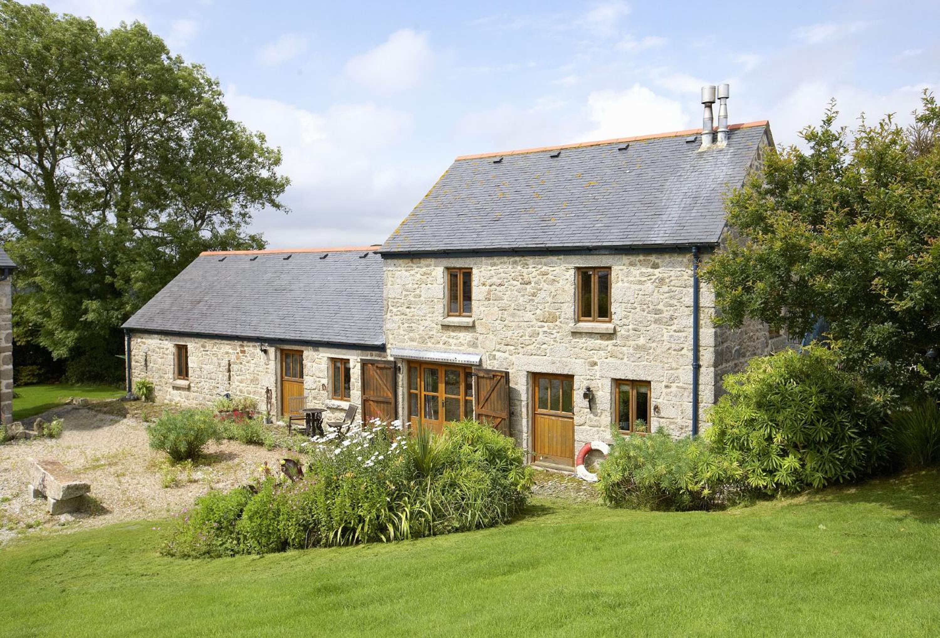Tregadjack Barn