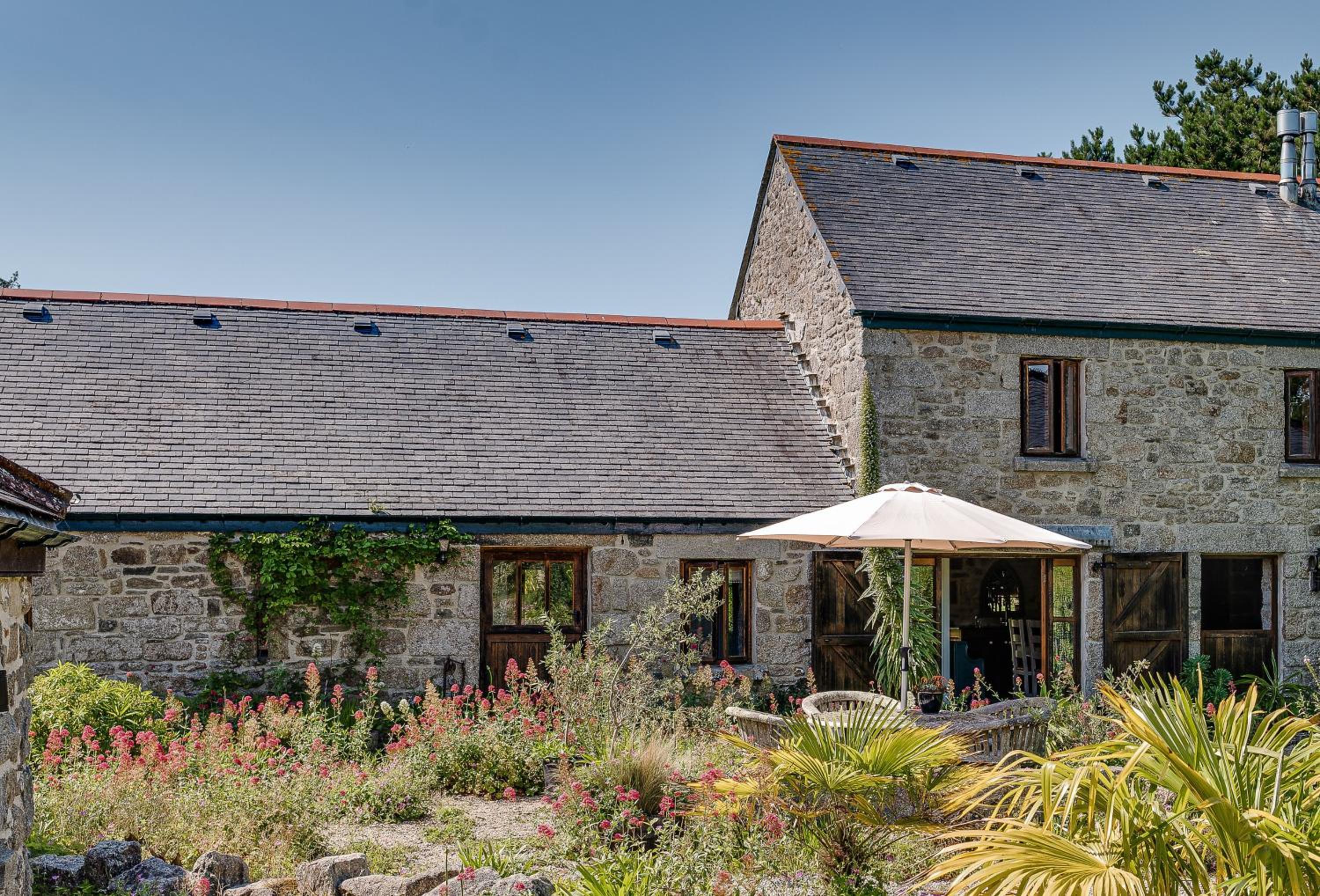 Tregadjack Barn