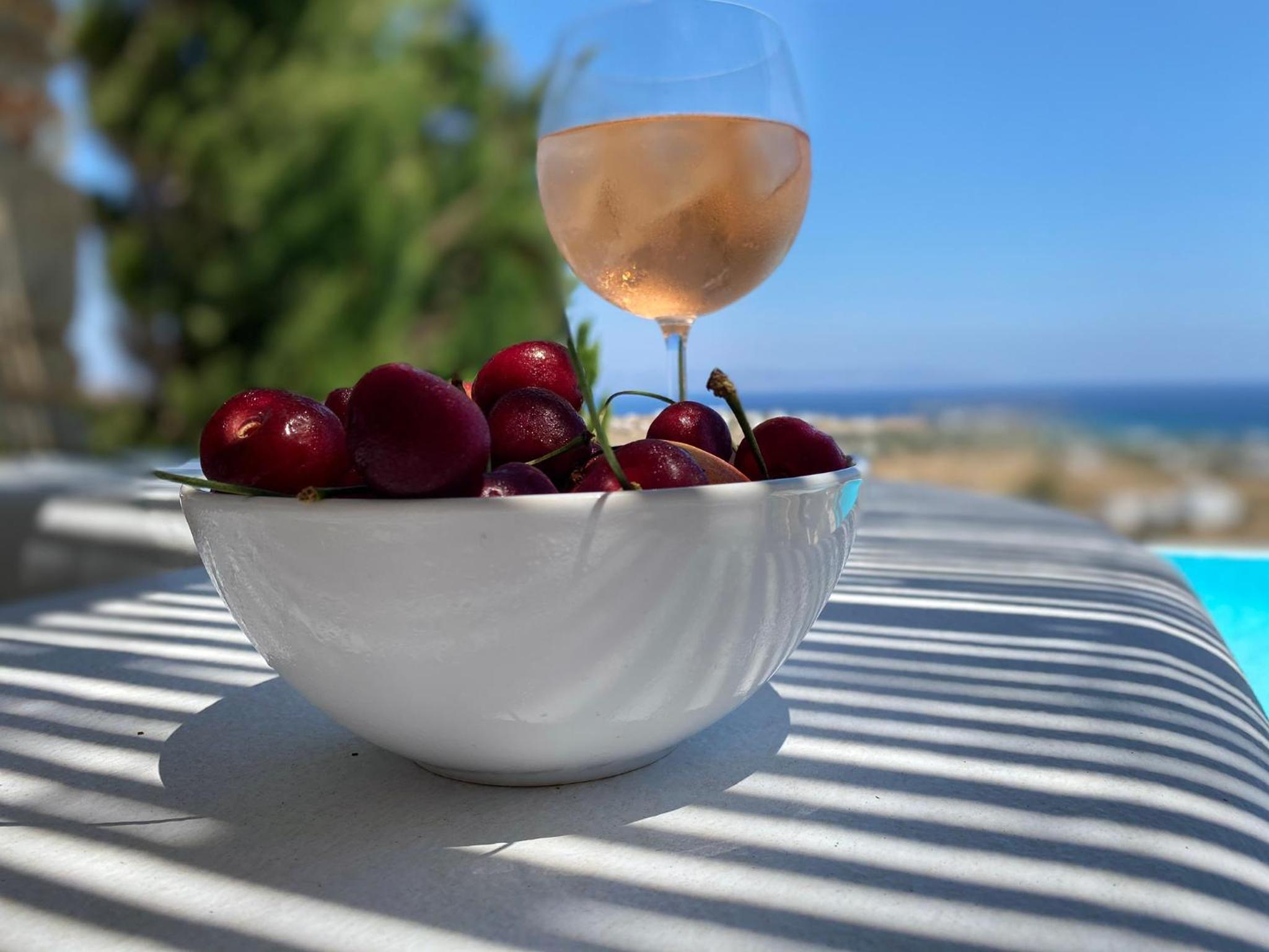 Immaculate Villa & Pool in Paros - Sleeps 10 view 2