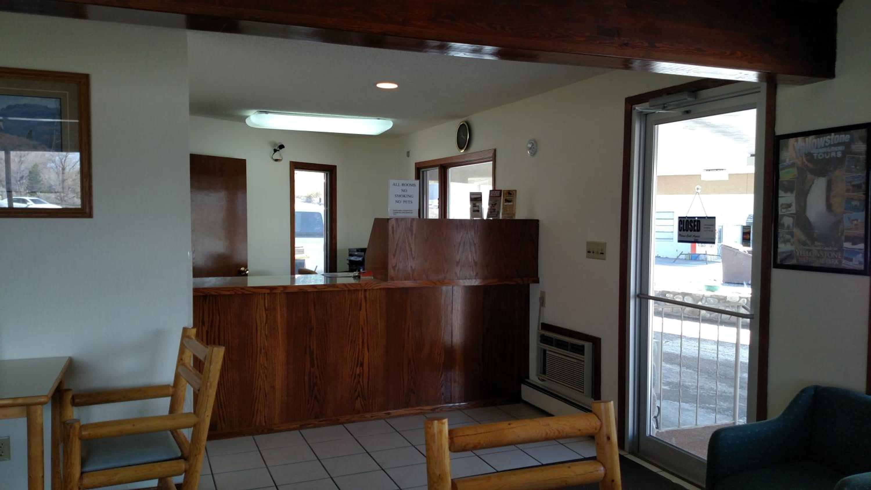 A Wyoming Inn view 3