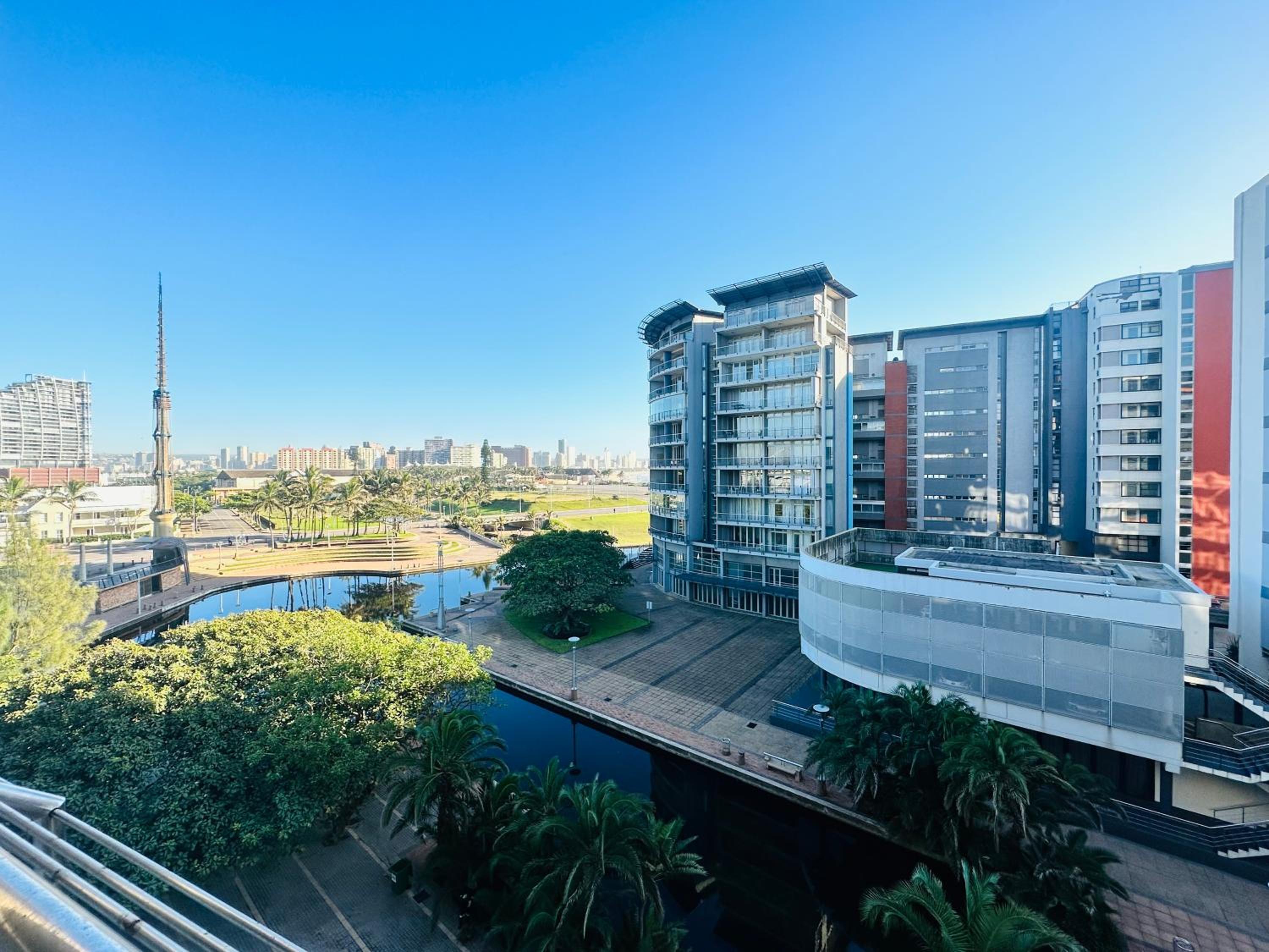 Hotel The Sails at Durban Waterfront - Image 1