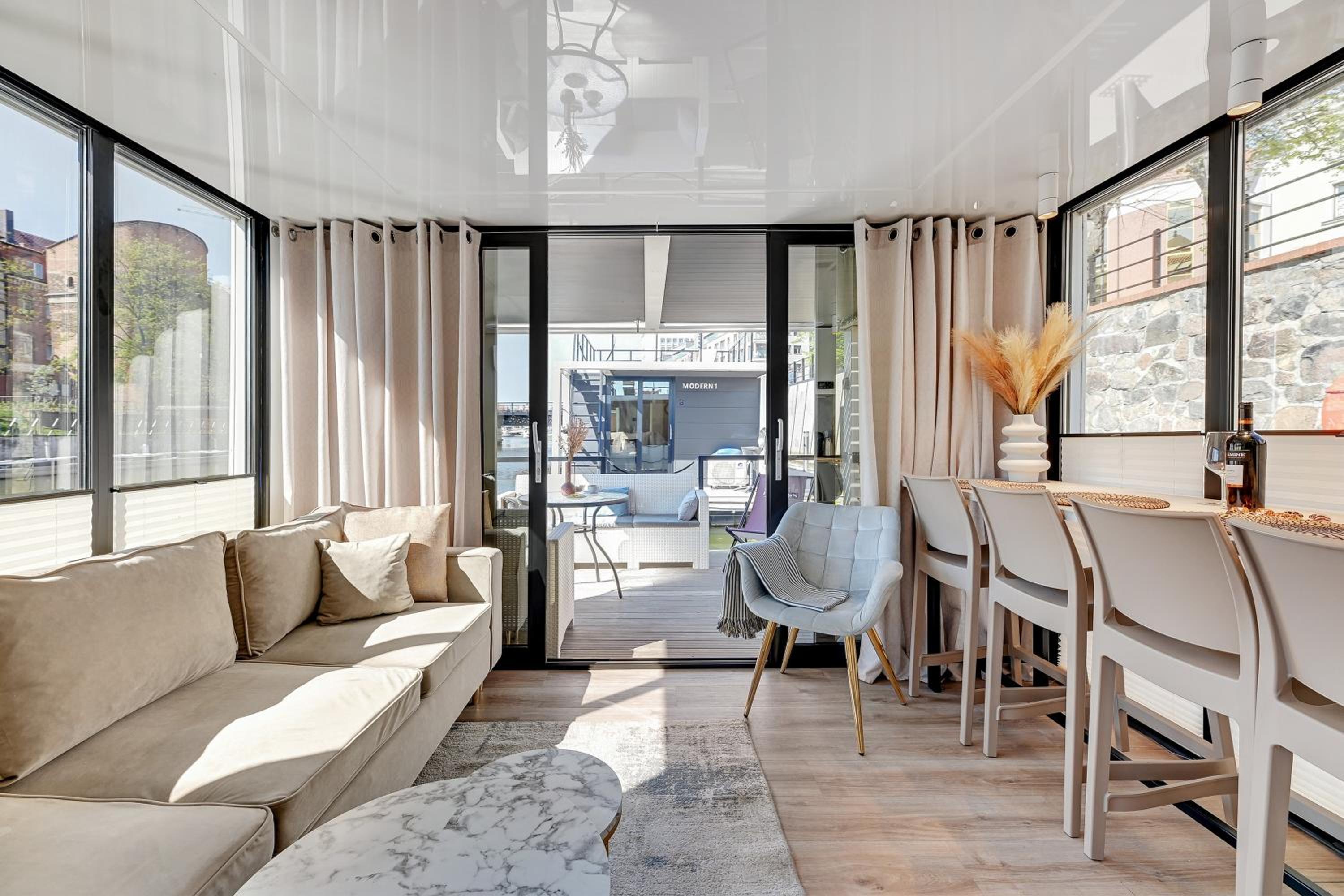 Domy Na Wodzie - La Mare Motlava Houseboats by Downtown Apartments