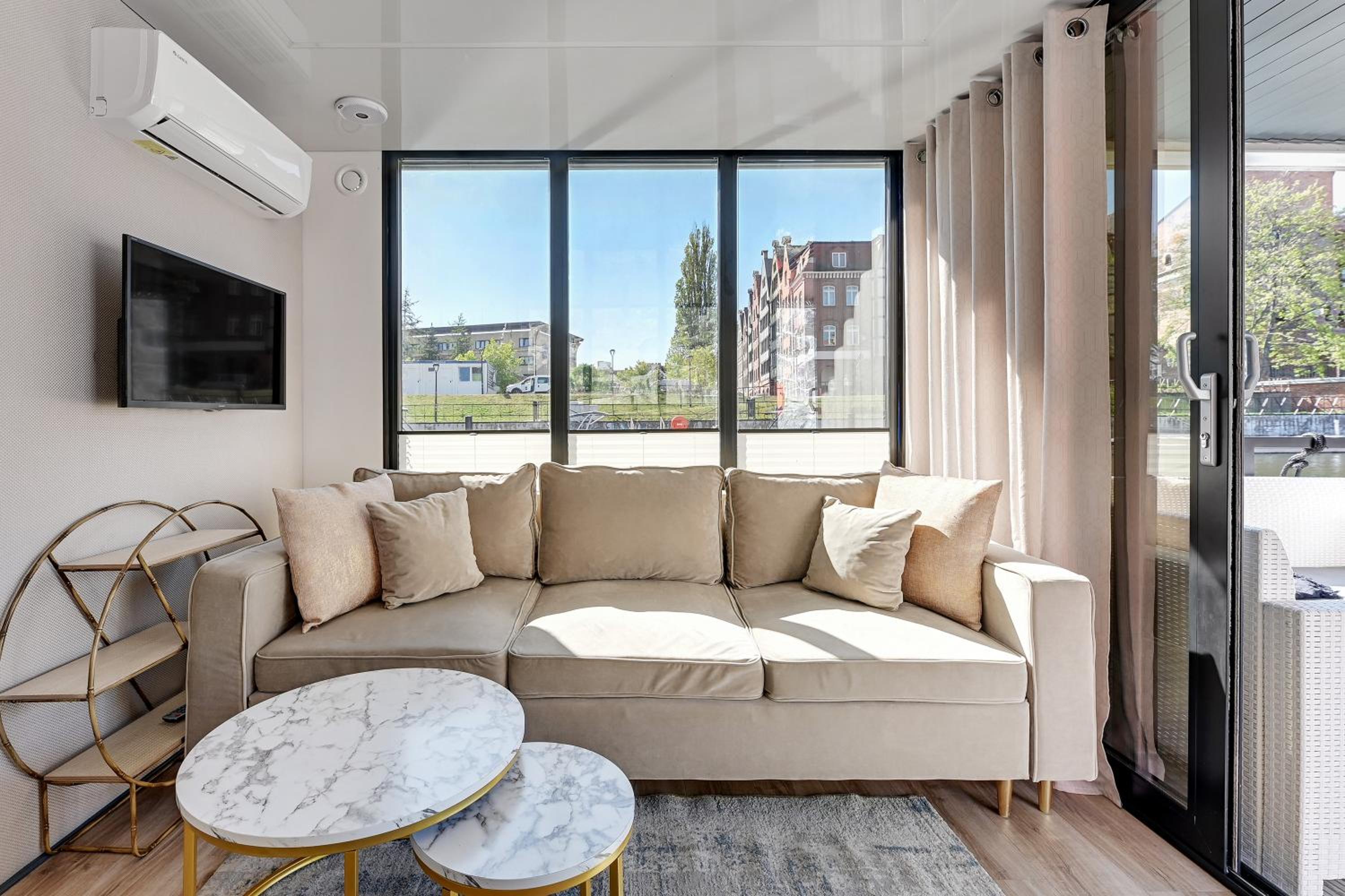 Domy Na Wodzie - La Mare Motlava Houseboats by Downtown Apartments