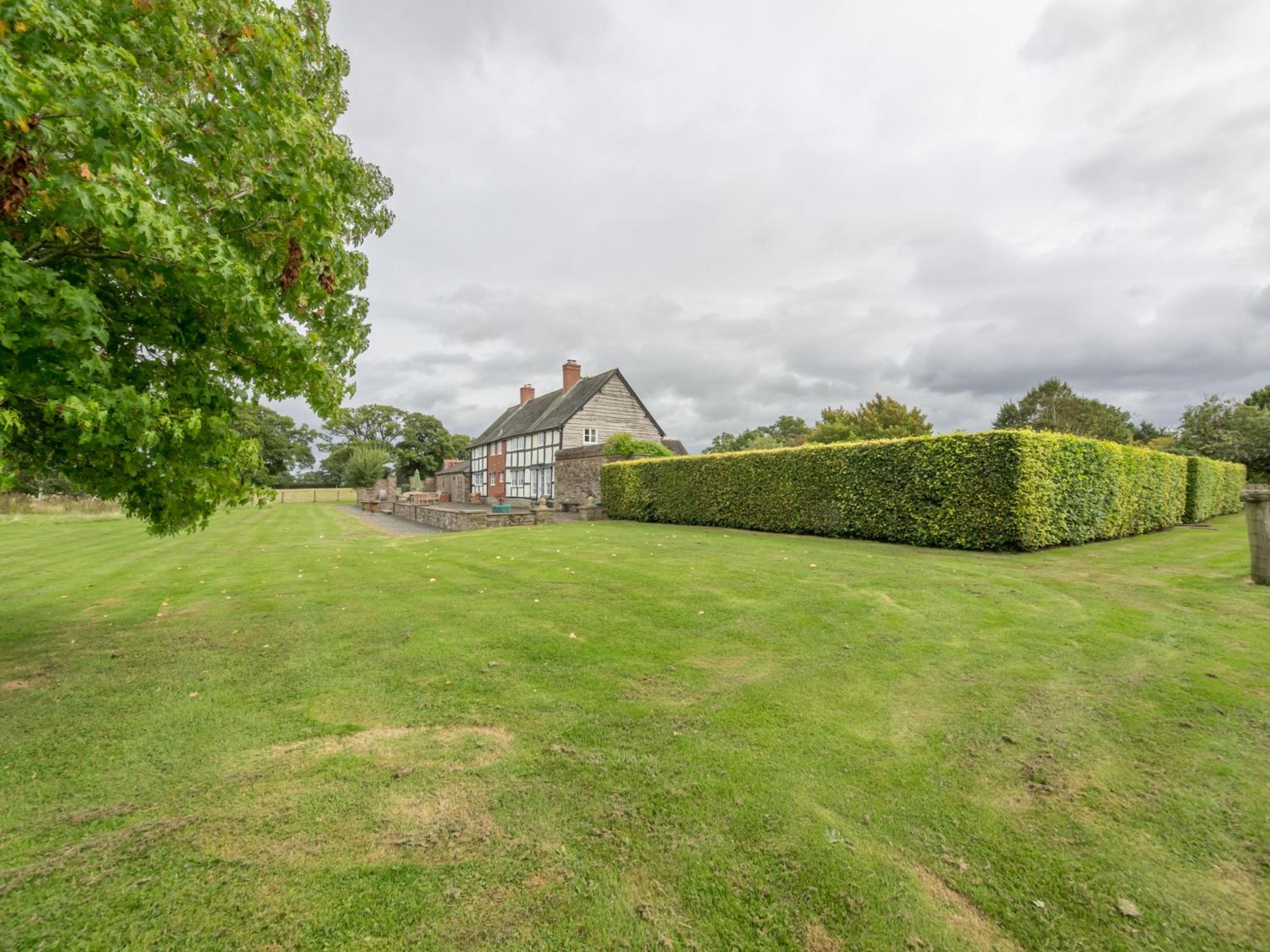 Bearwood House