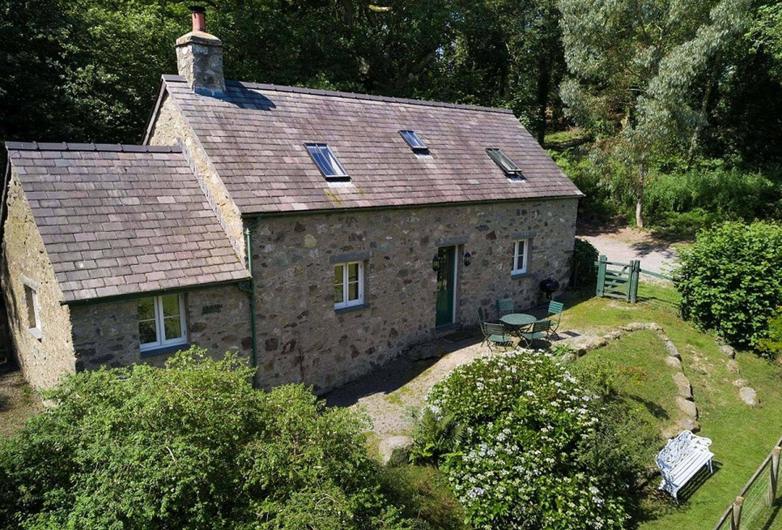 Tyddyn Derwen
