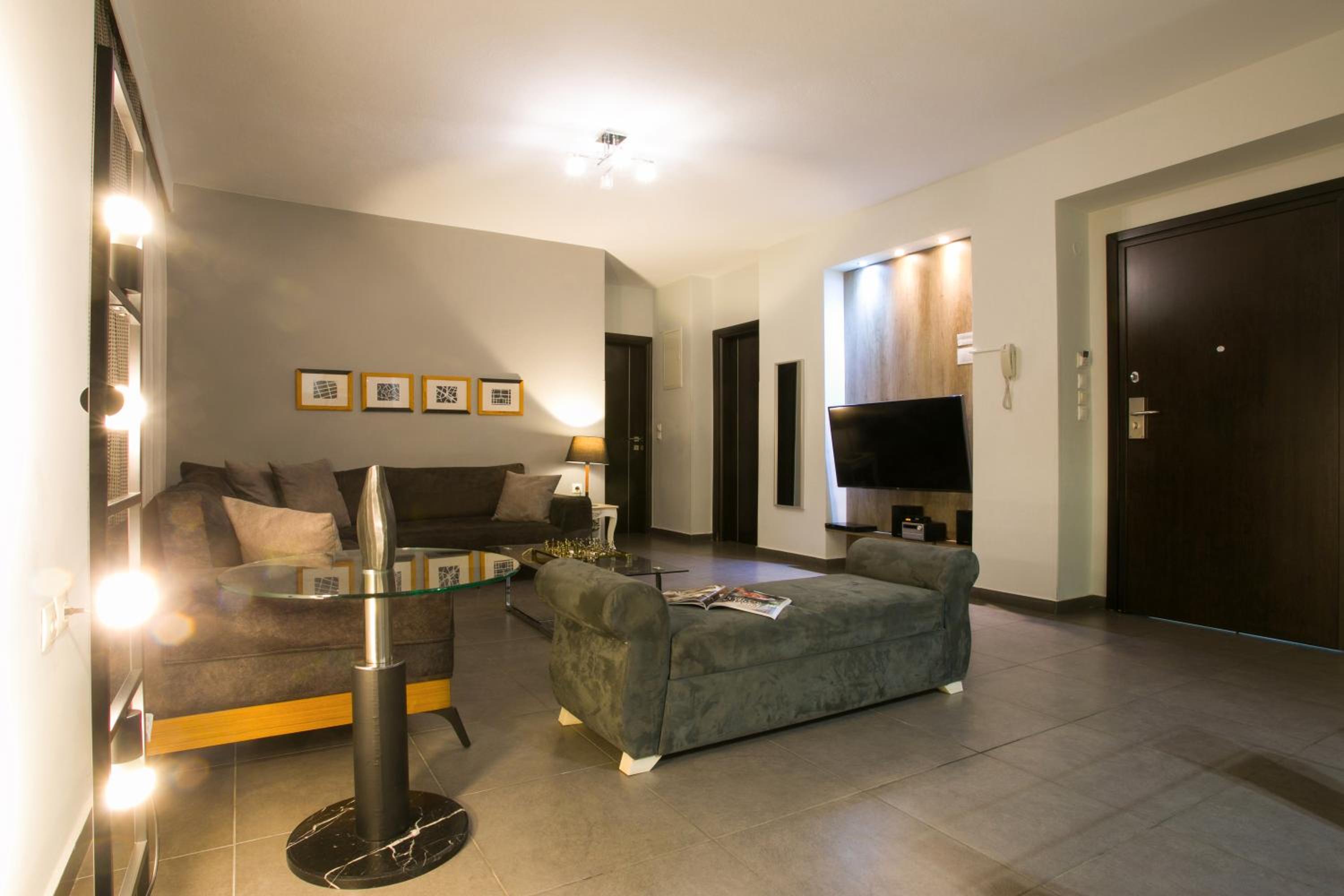 Polis Apartments