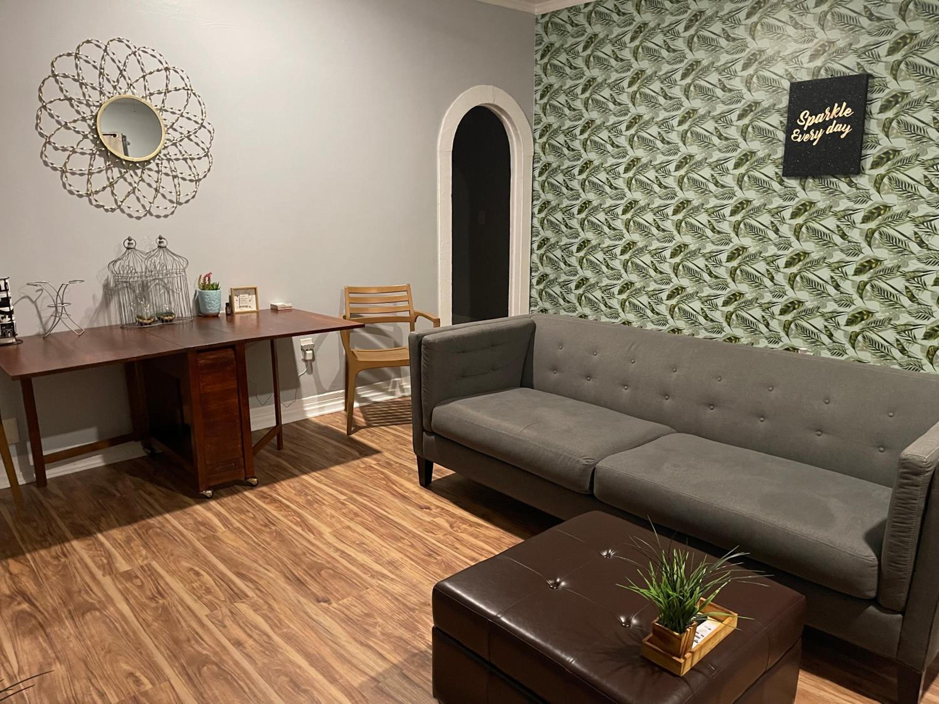 2bed 1bath close to downtown LB, LA and OC. view 3