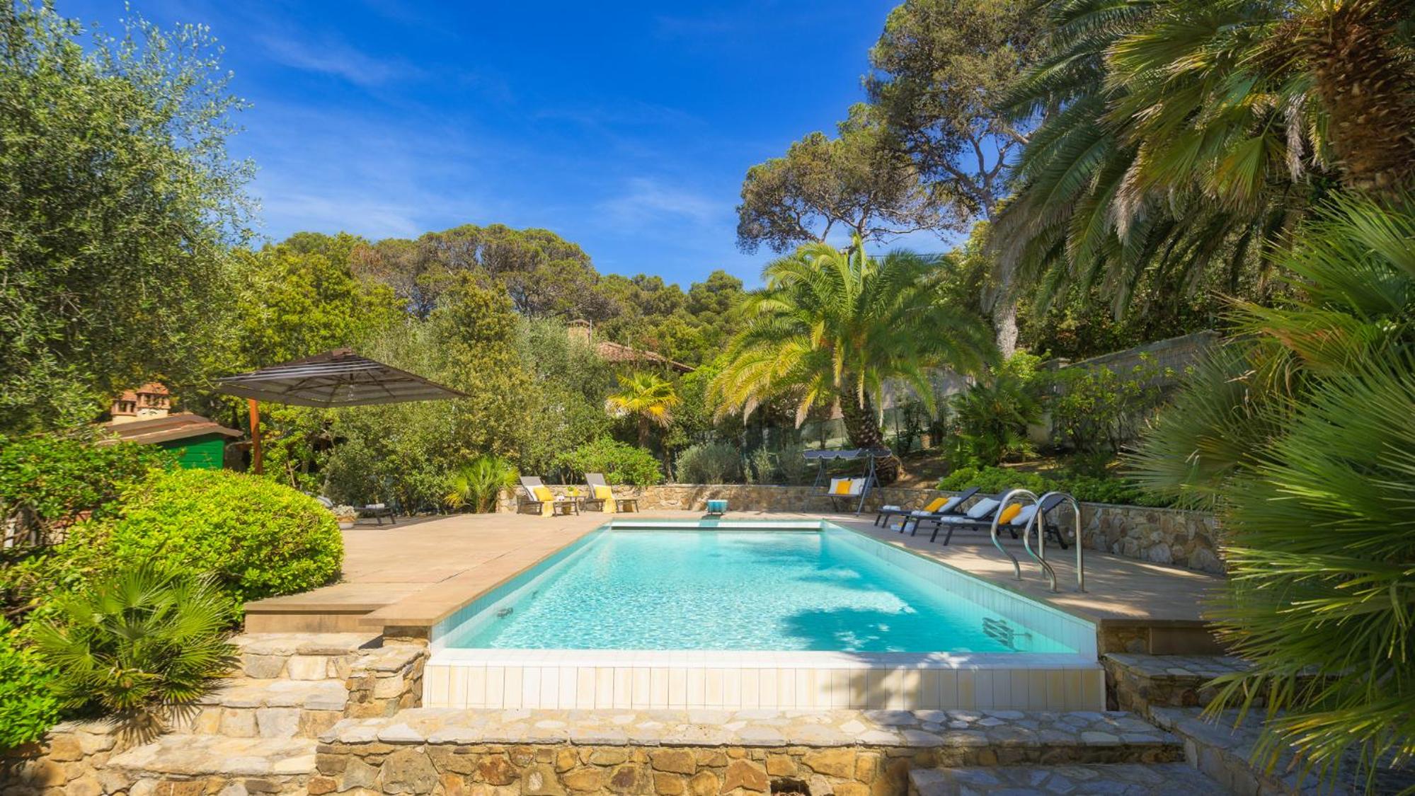 VILLA GAIUS 8&2, Emma Villas view 2