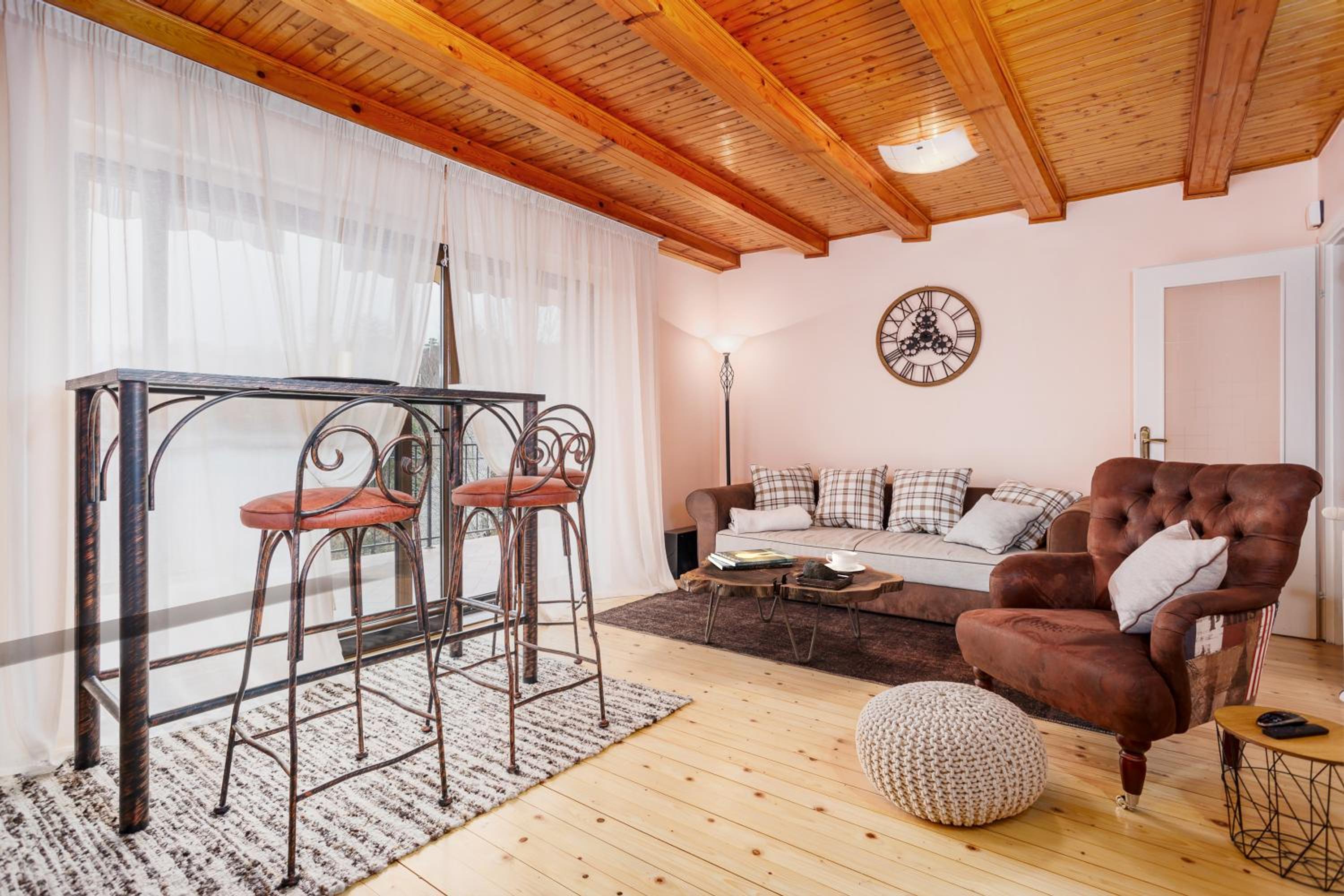 Hillside Lodge, Boutique & Spa view 5
