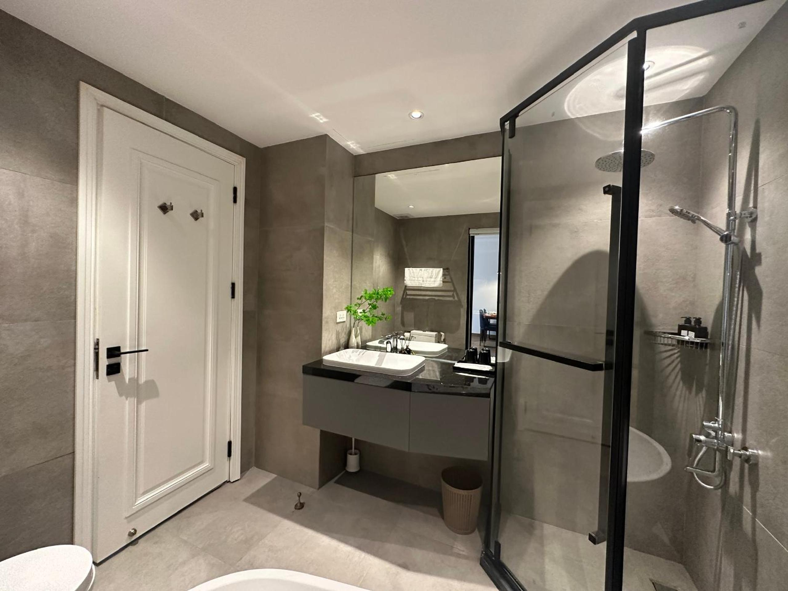 Luxe Paradise Residence 88 Tu Hoa