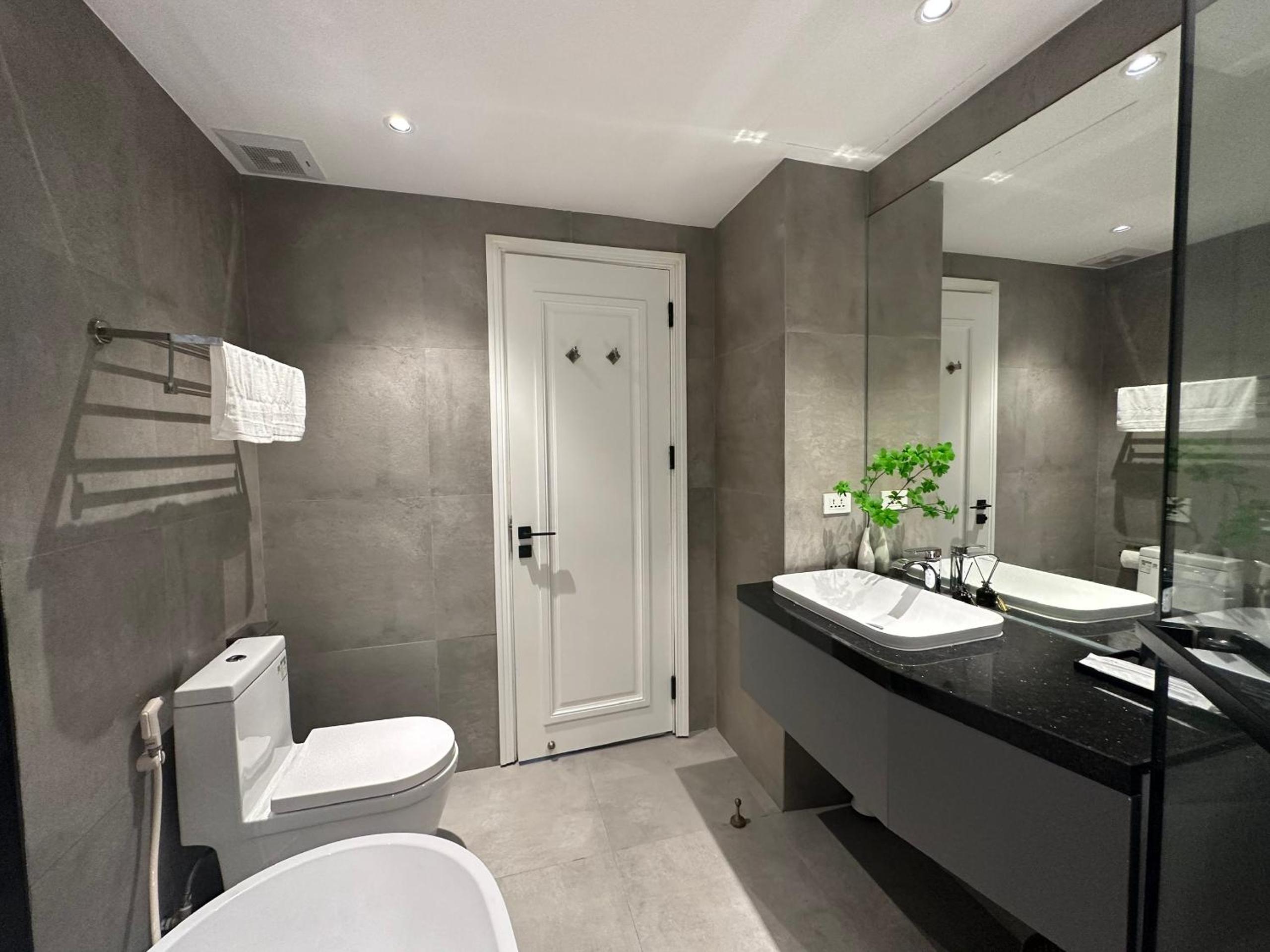 Luxe Paradise Residence 88 Tu Hoa