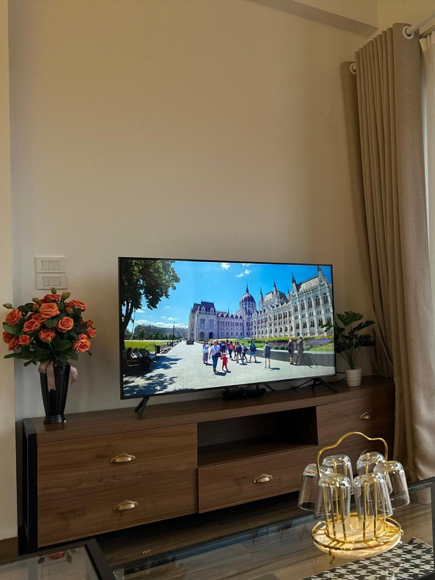Luxe Paradise Residence 88 Tu Hoa