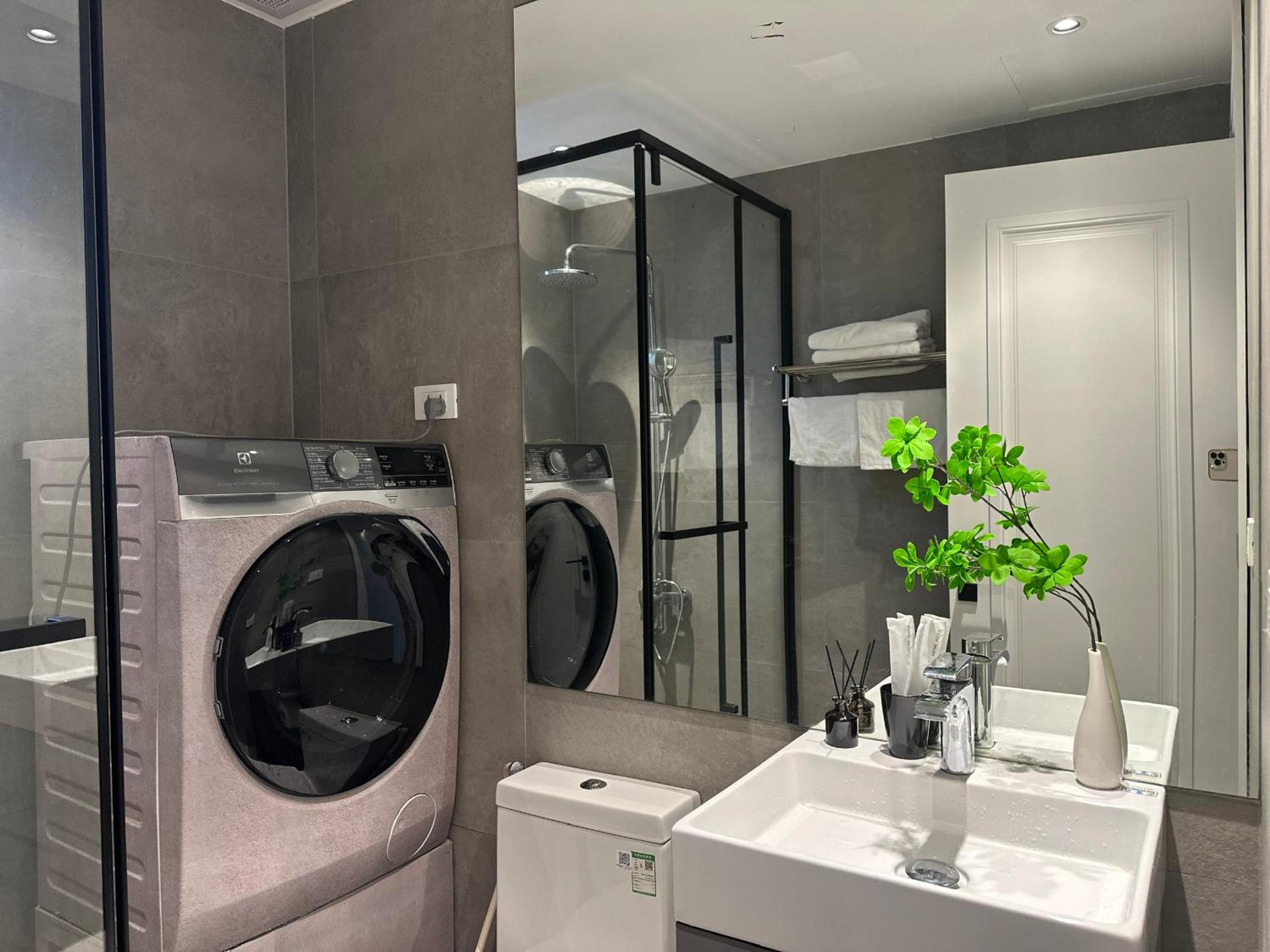 Luxe Paradise Residence 88 Tu Hoa