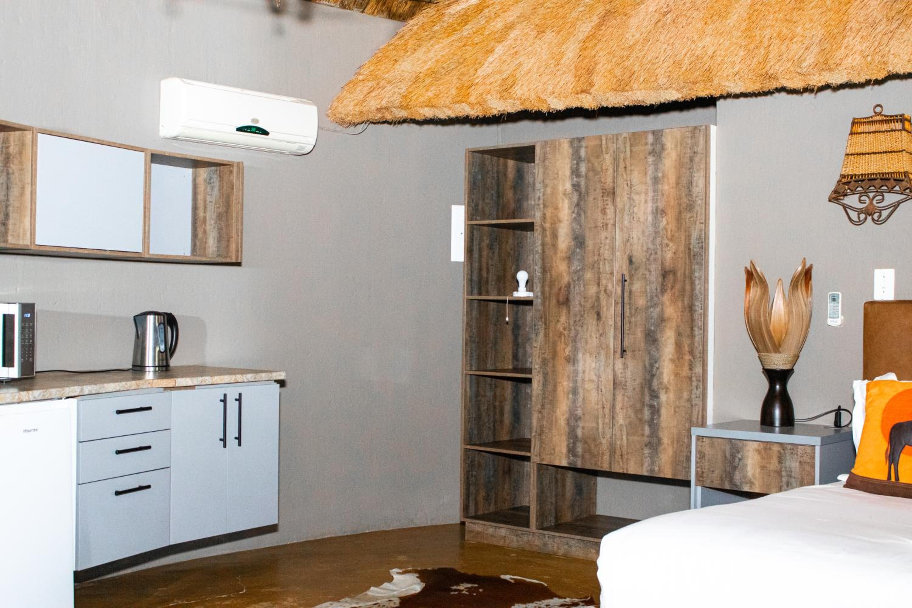 Mela Luxury Game Lodge