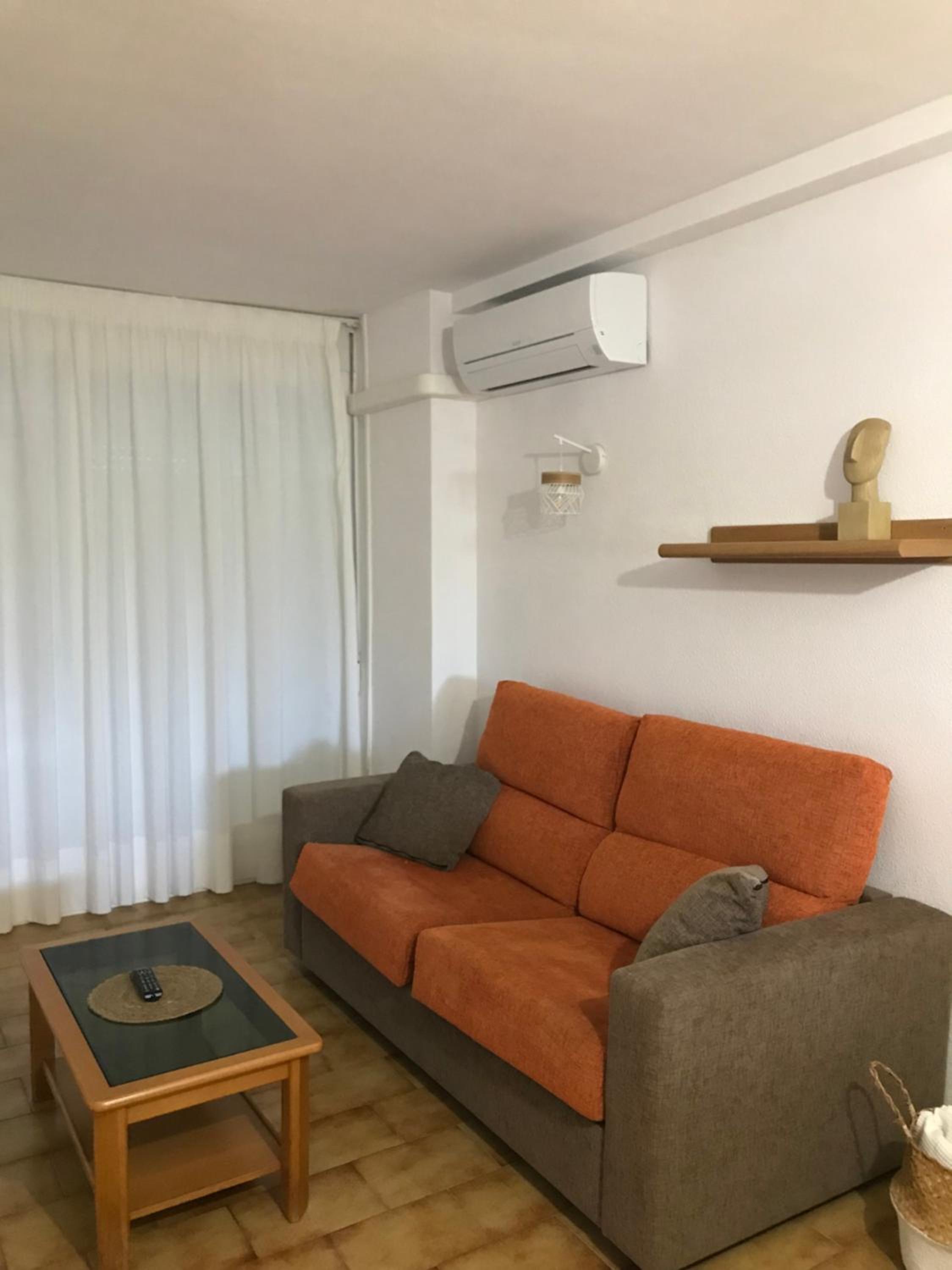 APARTAMENTO CON PARQUING zona centro