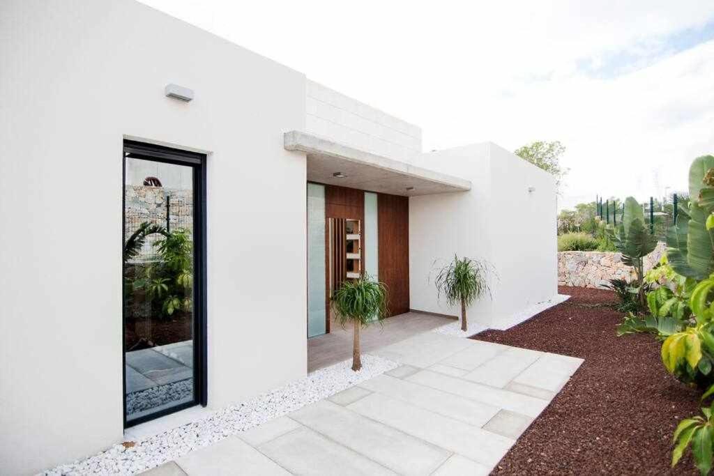 Preciosa villa con piscina climatizda, las Colinas view 4