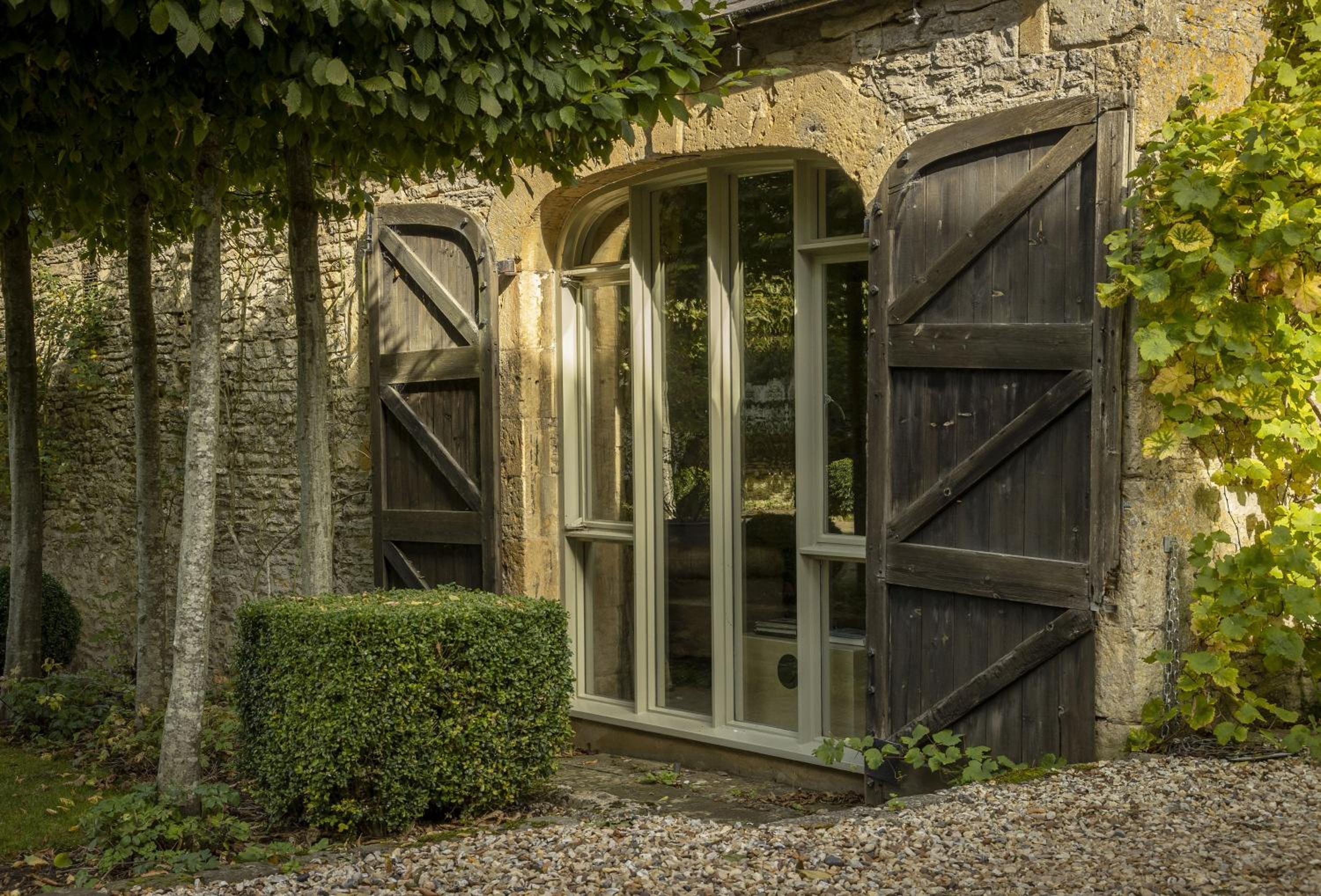 Coach House Hawling