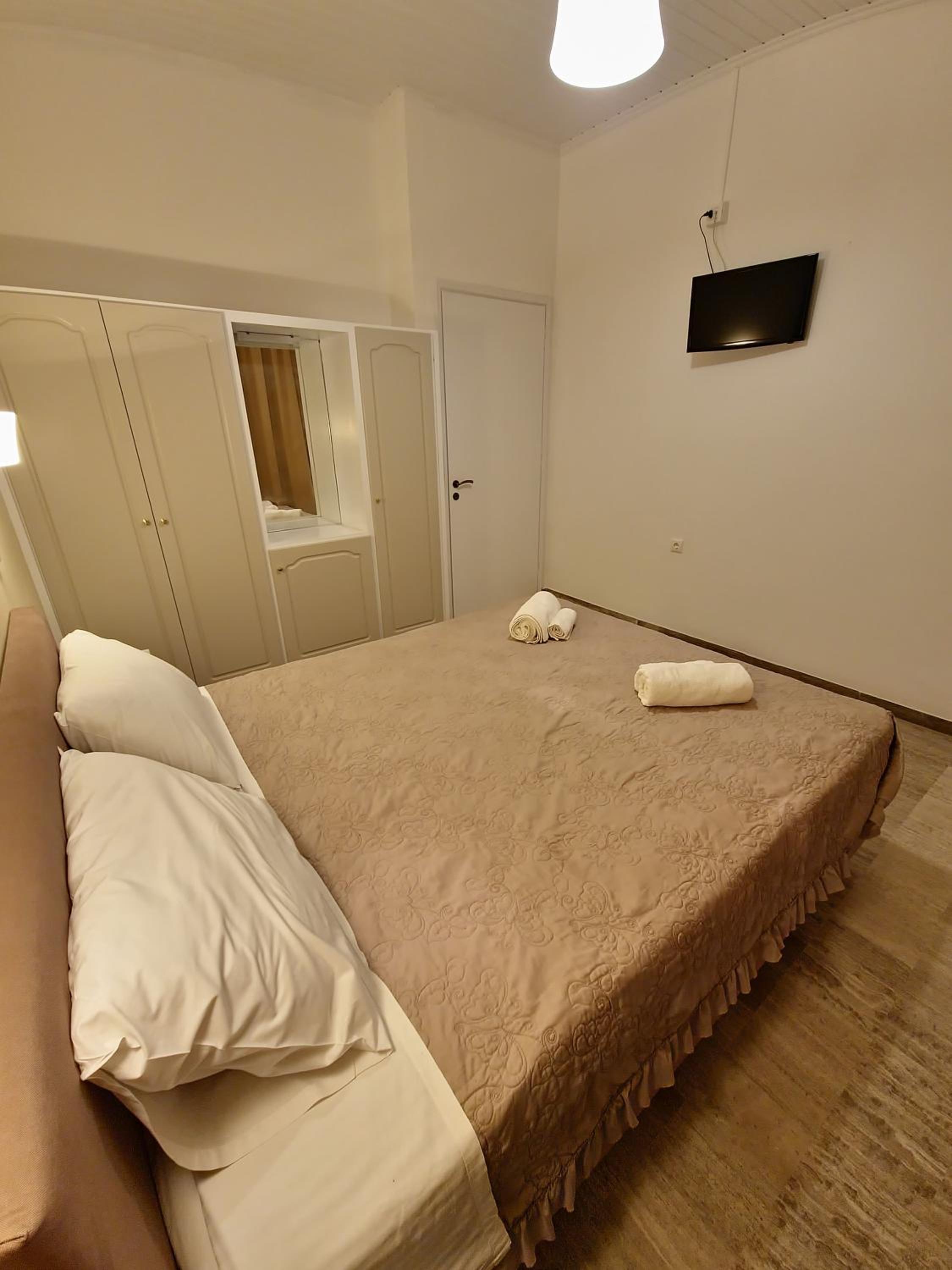 Alexandra Apartment 14