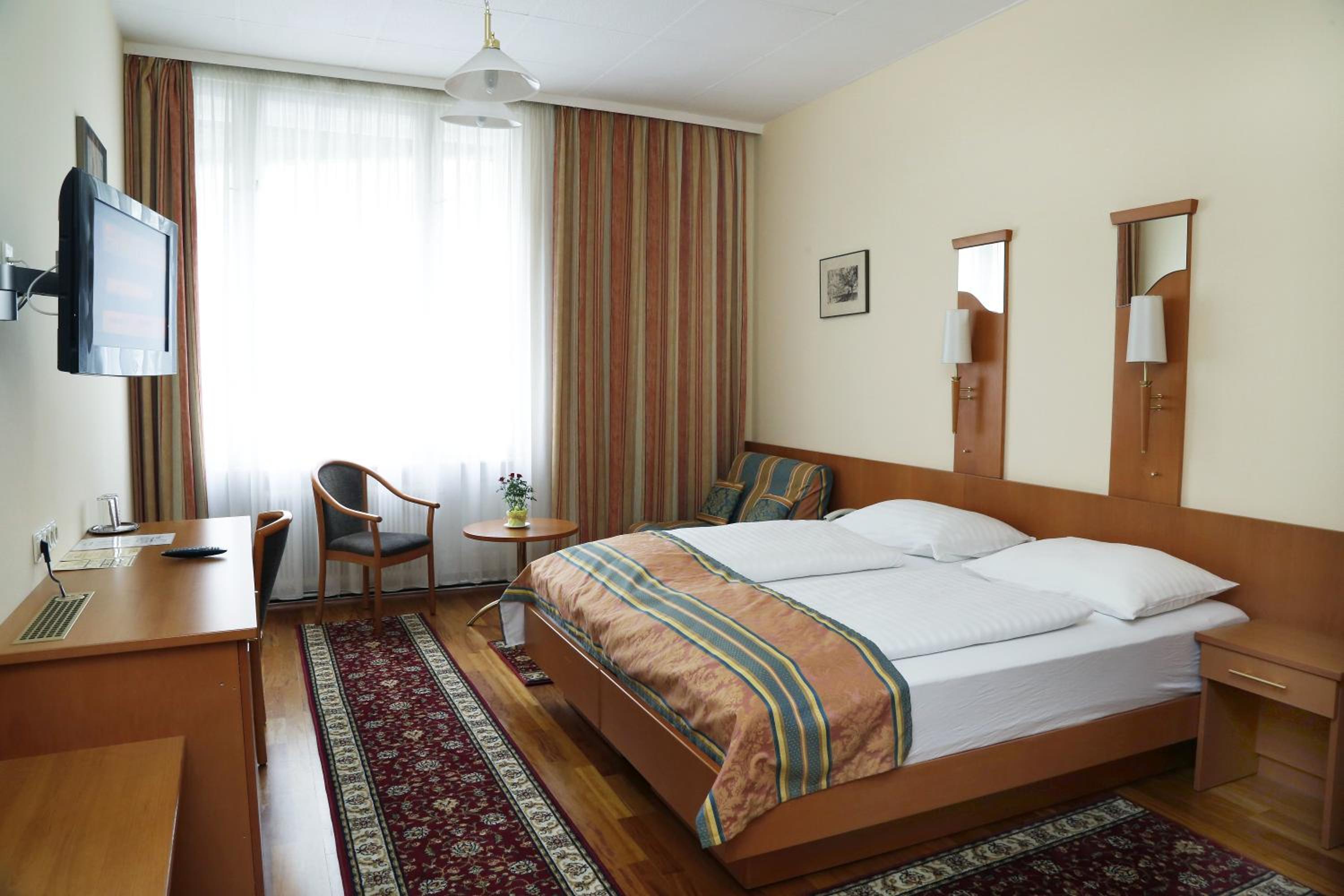 Continental Hotel-Pension