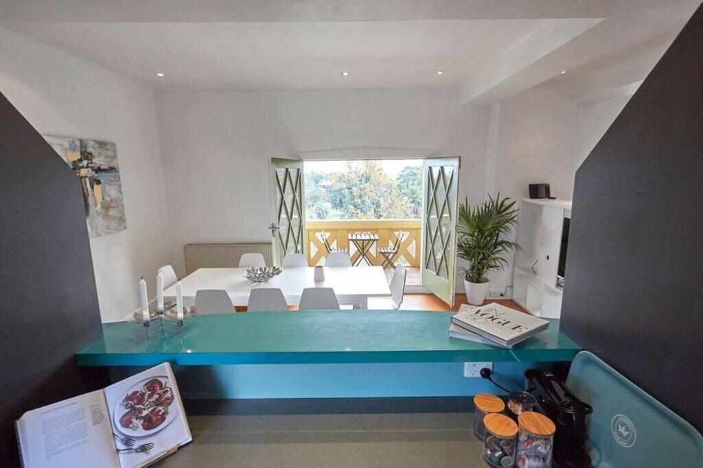 Large Two Bedroom Apartment with City Park and Bay views