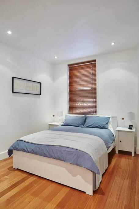 Large Two Bedroom Apartment with City Park and Bay views