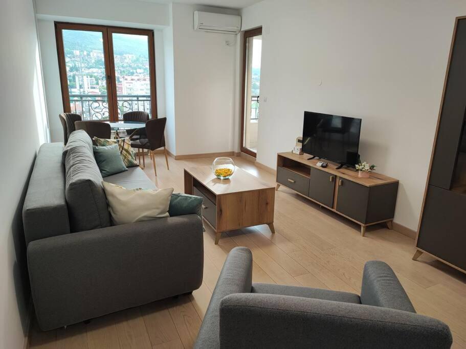 Grand View Apartment