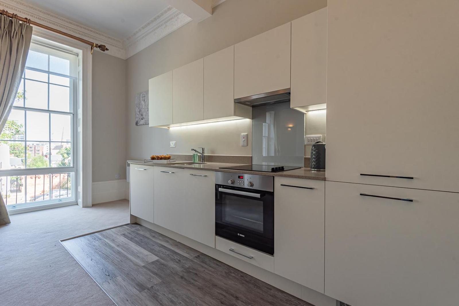 Charming flat near town centre Long-stay discount view 3
