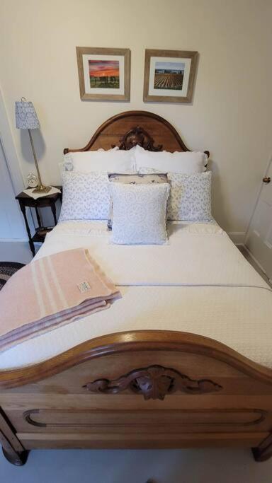 Clinton Pond Bed and Breakfast