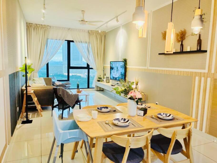 Mosaic Residence Mid Valley South Key BY R9 Homestay