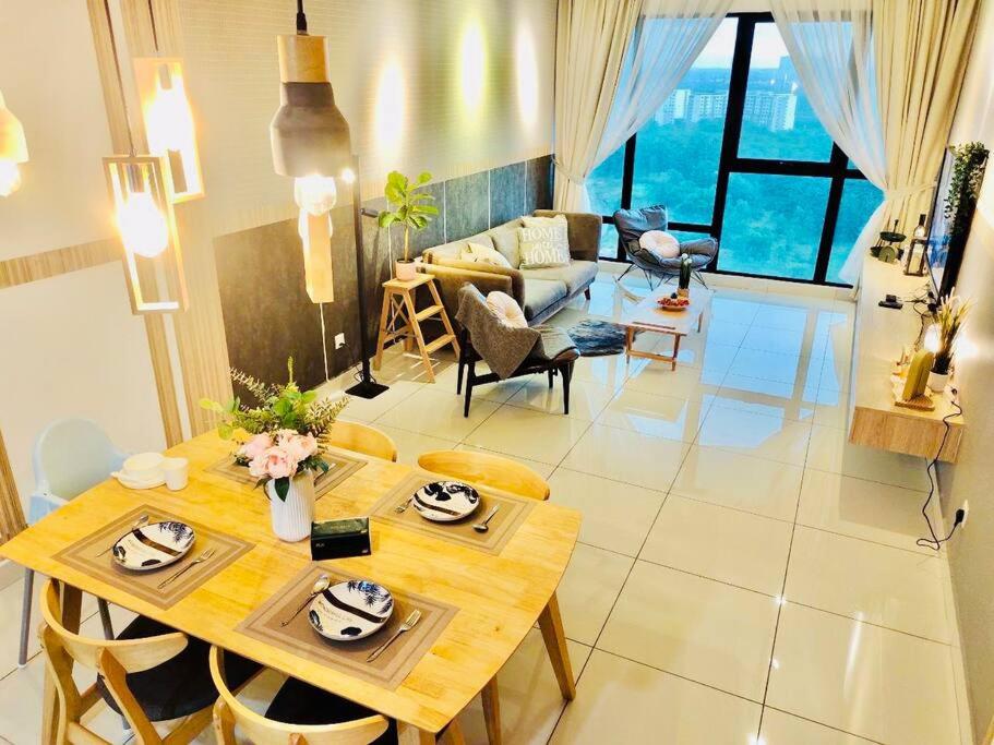 Mosaic Residence Mid Valley South Key BY R9 Homestay