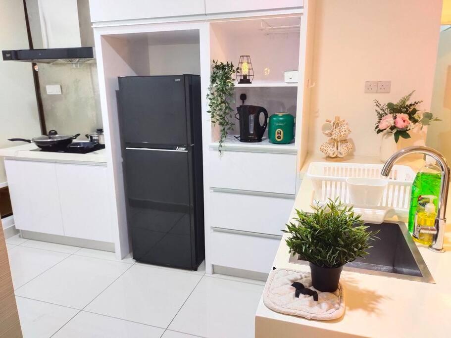 Mosaic Residence Mid Valley South Key BY R9 Homestay