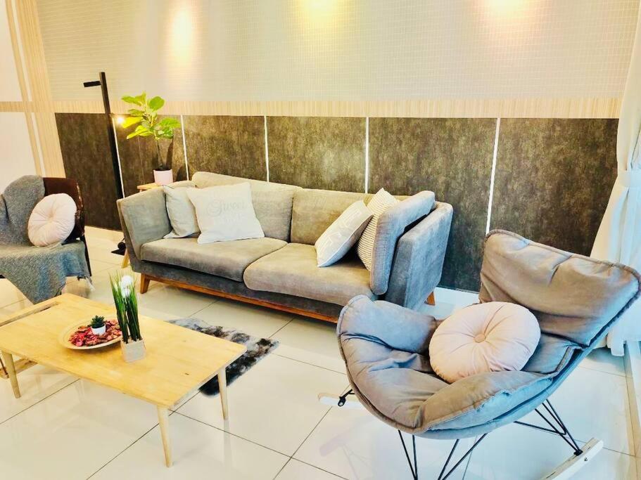 Mosaic Residence Mid Valley South Key BY R9 Homestay