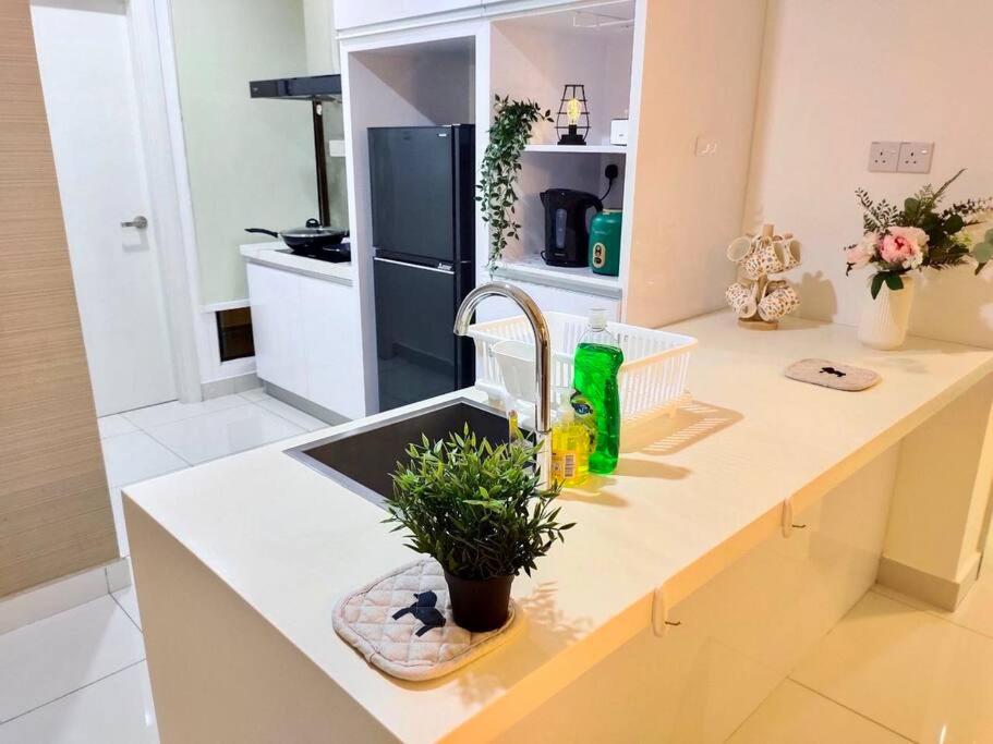 Mosaic Residence Mid Valley South Key BY R9 Homestay
