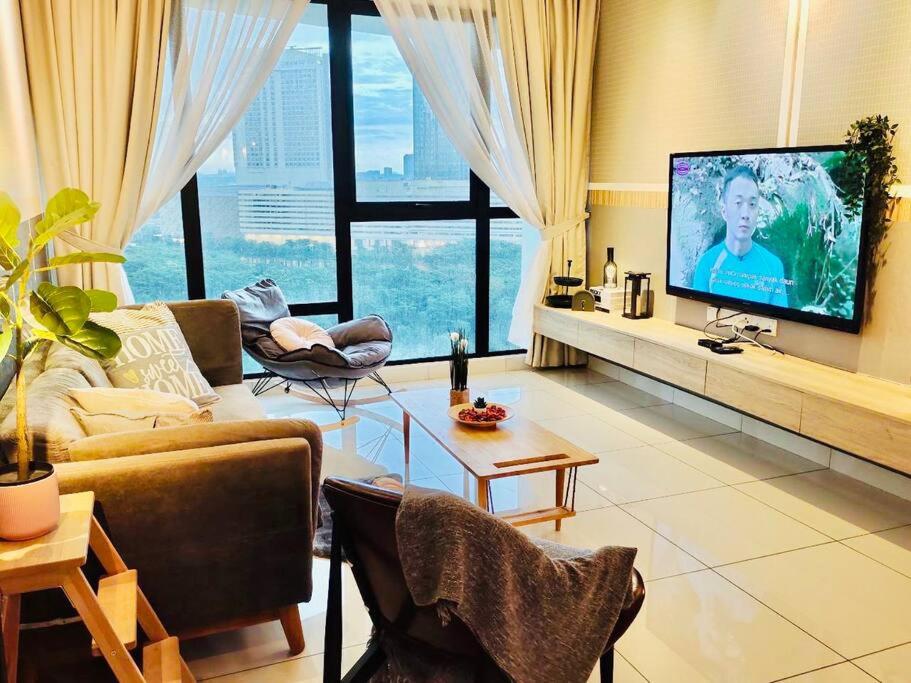 Mosaic Residence Mid Valley South Key BY R9 Homestay