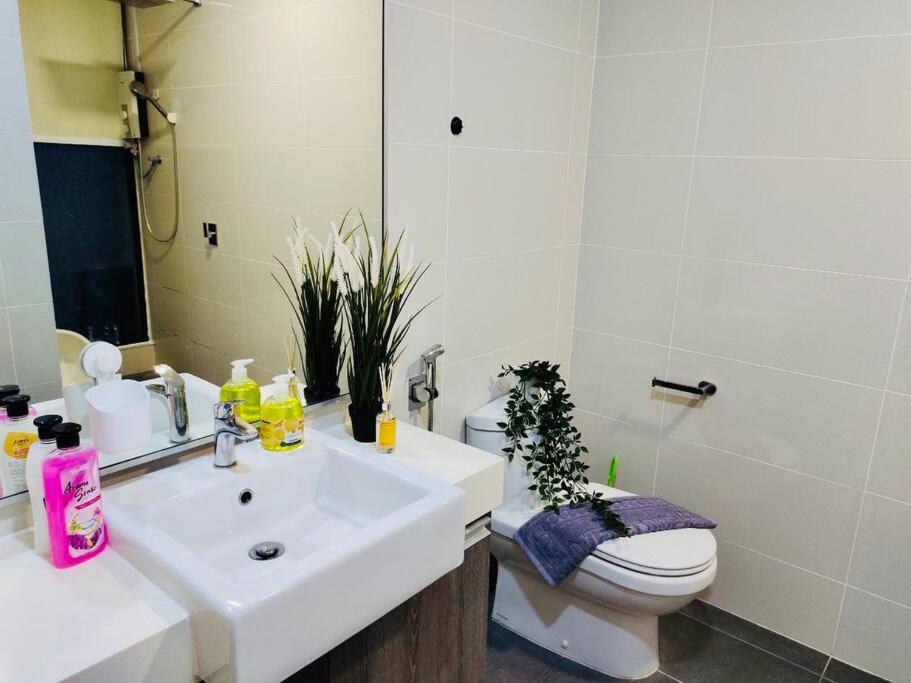 Mosaic Residence Mid Valley South Key BY R9 Homestay