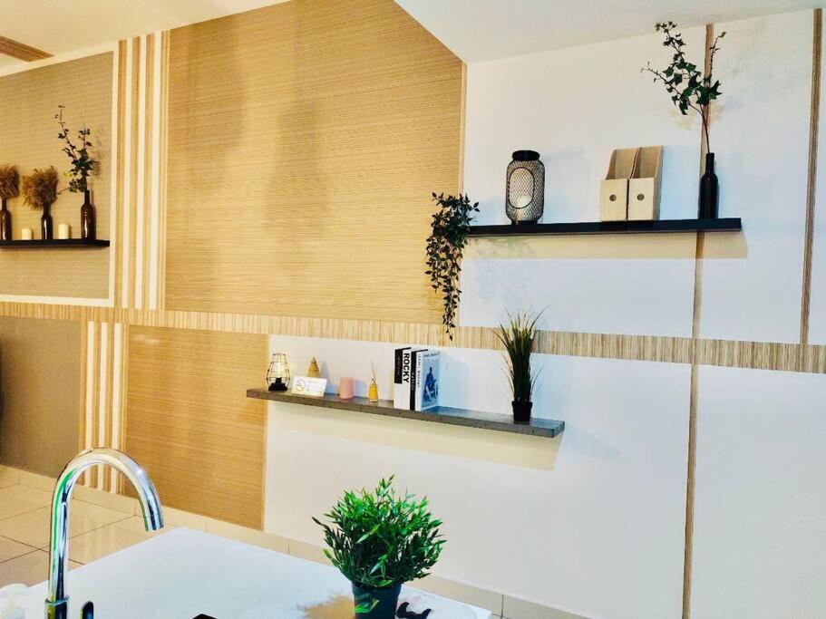 Mosaic Residence Mid Valley South Key BY R9 Homestay
