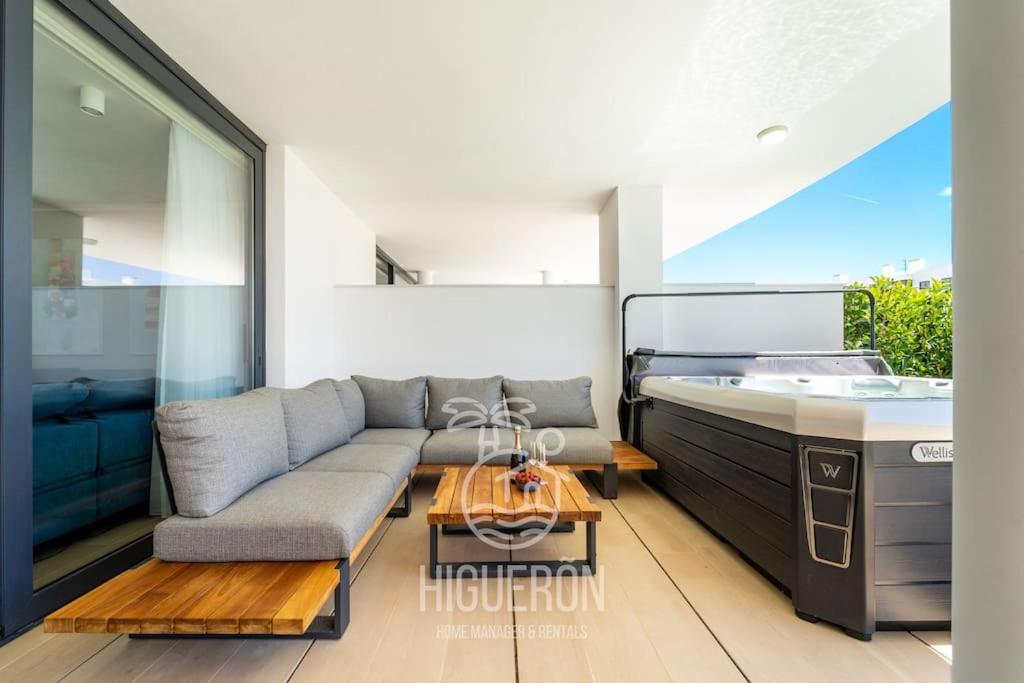 HigueronRentals Greenhouse