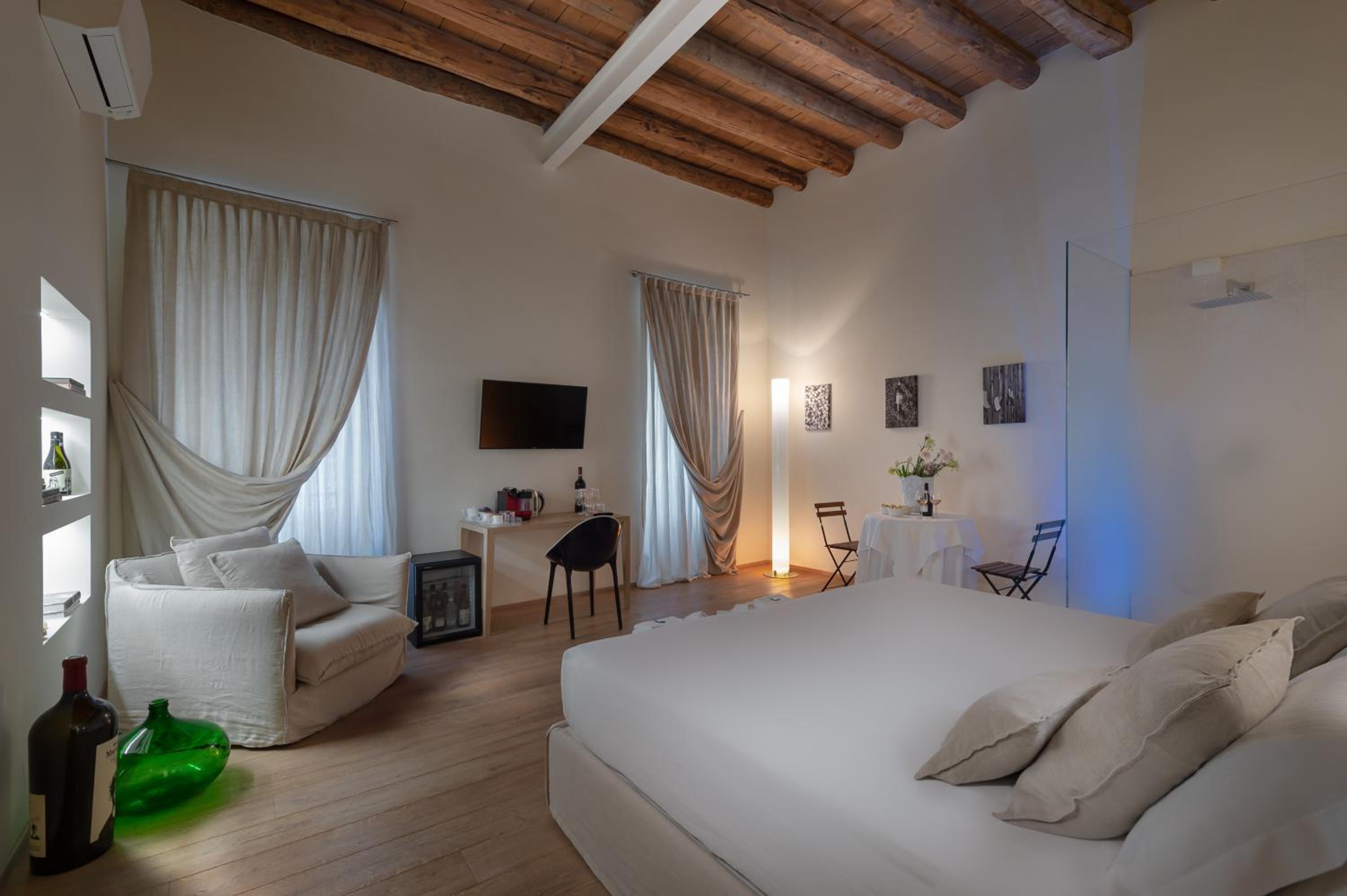 Massimago Wine Suites