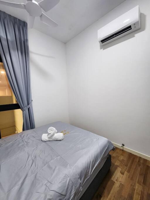 Paradigm Residence 3 bedrooms above Paradigm Mall for 8 pax by GDRAGON HomeStay