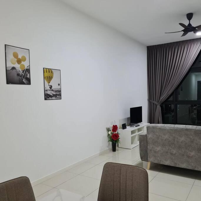Paradigm Residence 3 bedrooms above Paradigm Mall for 8 pax by GDRAGON HomeStay